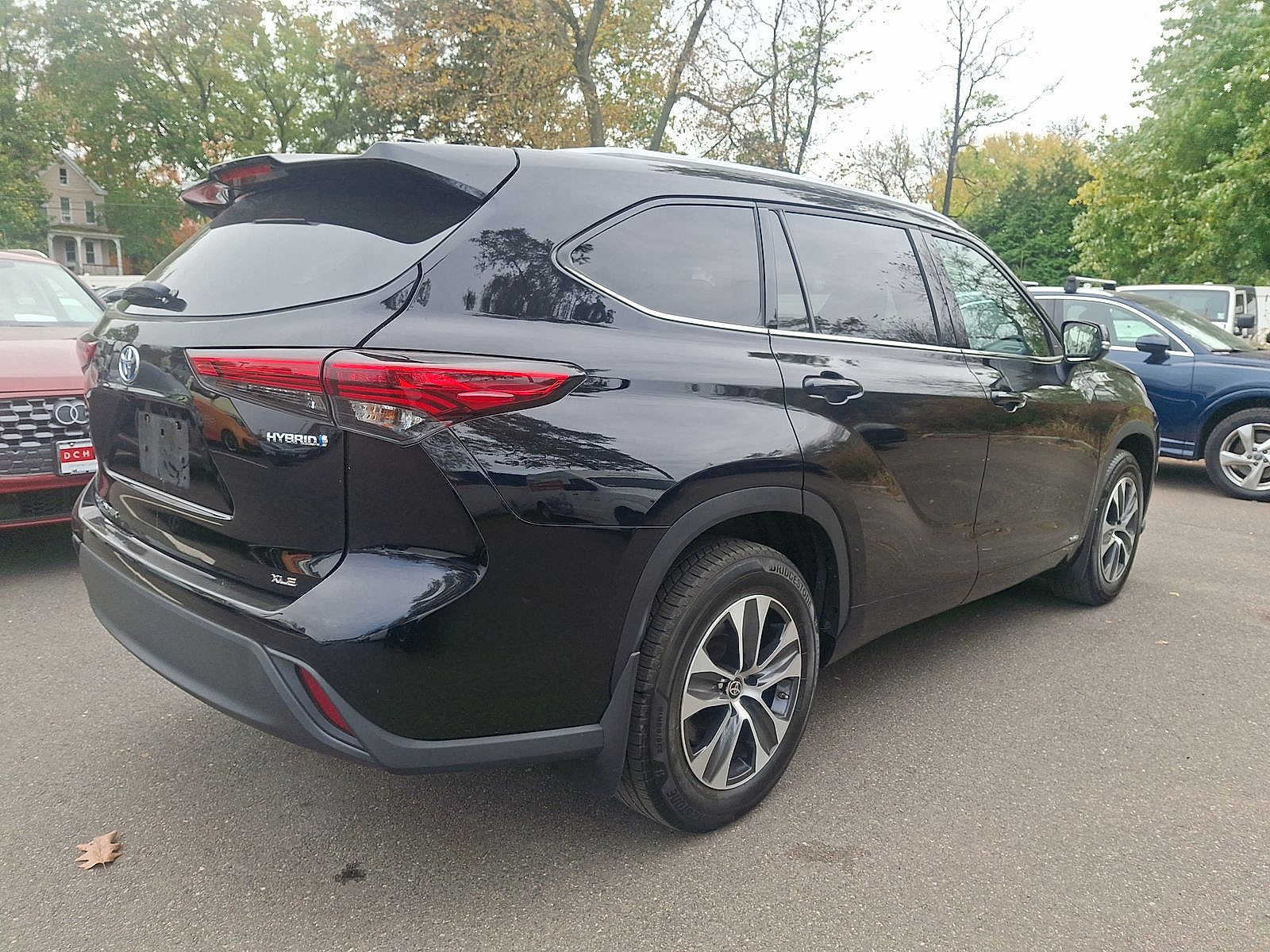 Thumbnail: 2022 Toyota Highlander - 23