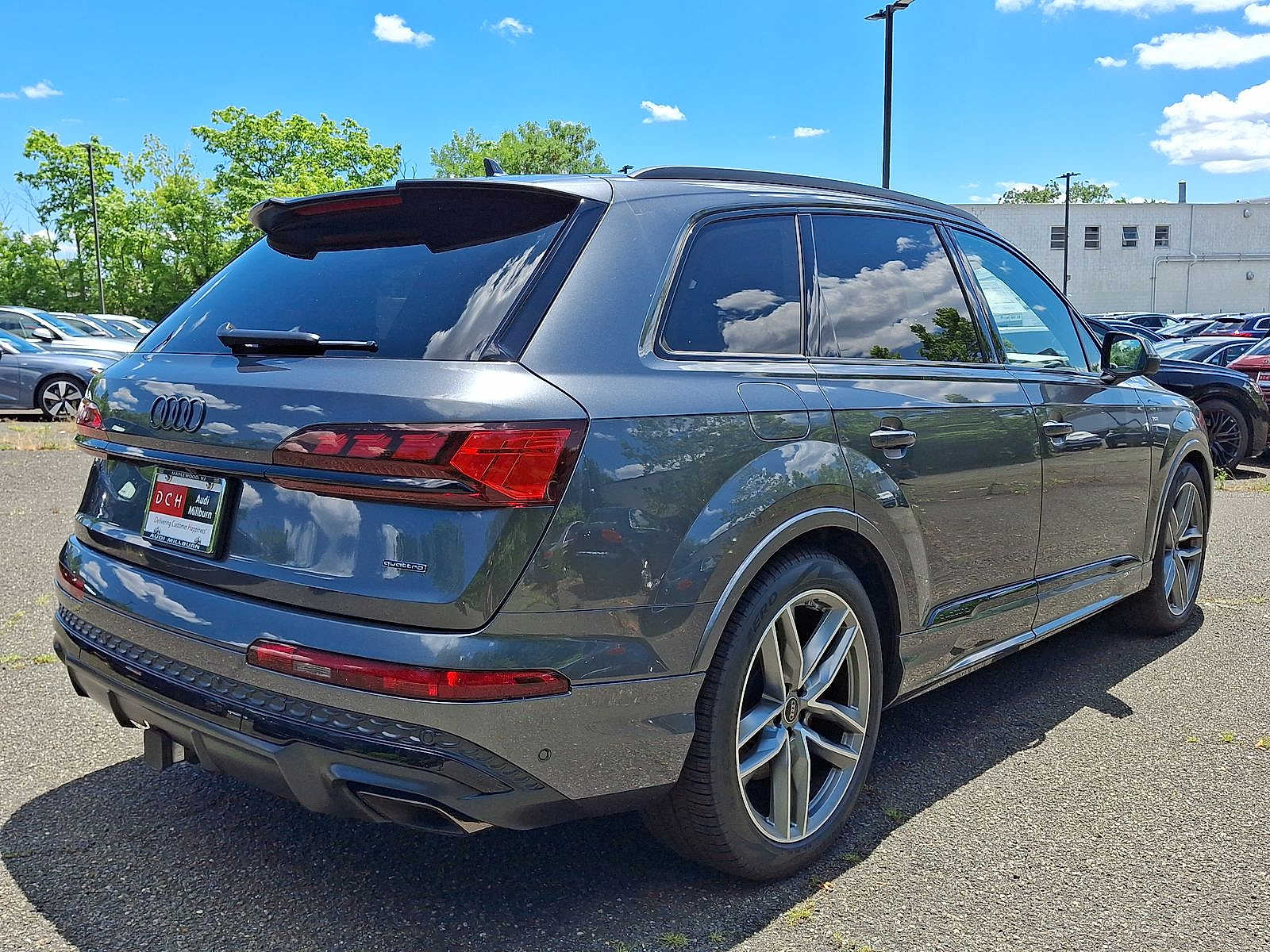 Thumbnail: 2026 Audi Q7 - 17