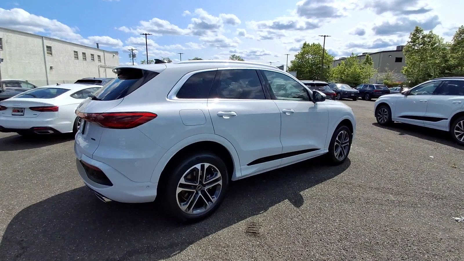 Thumbnail: 2025 Audi Q5 - 8