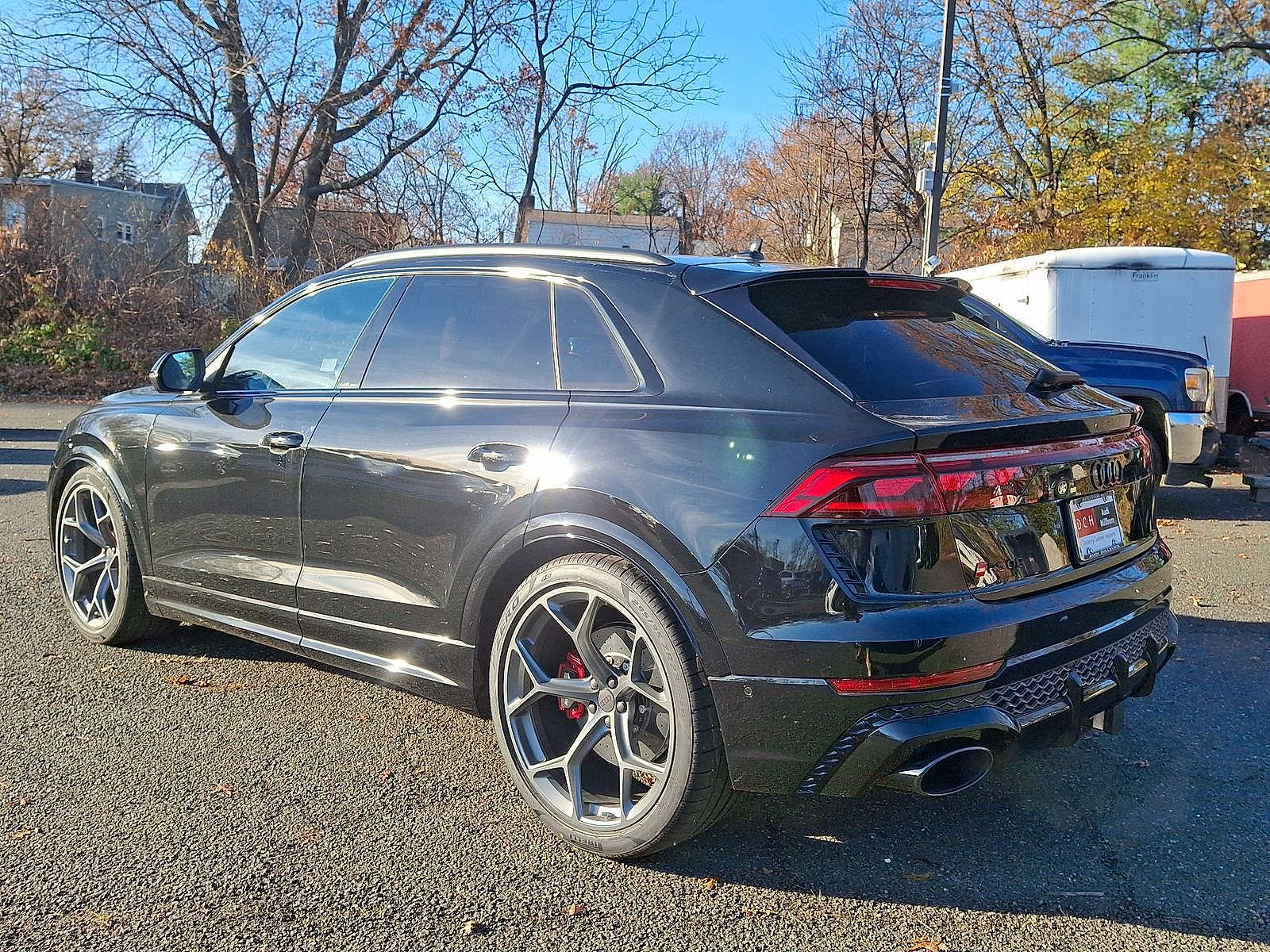 Thumbnail: 2026 Audi RS Q8 - 12