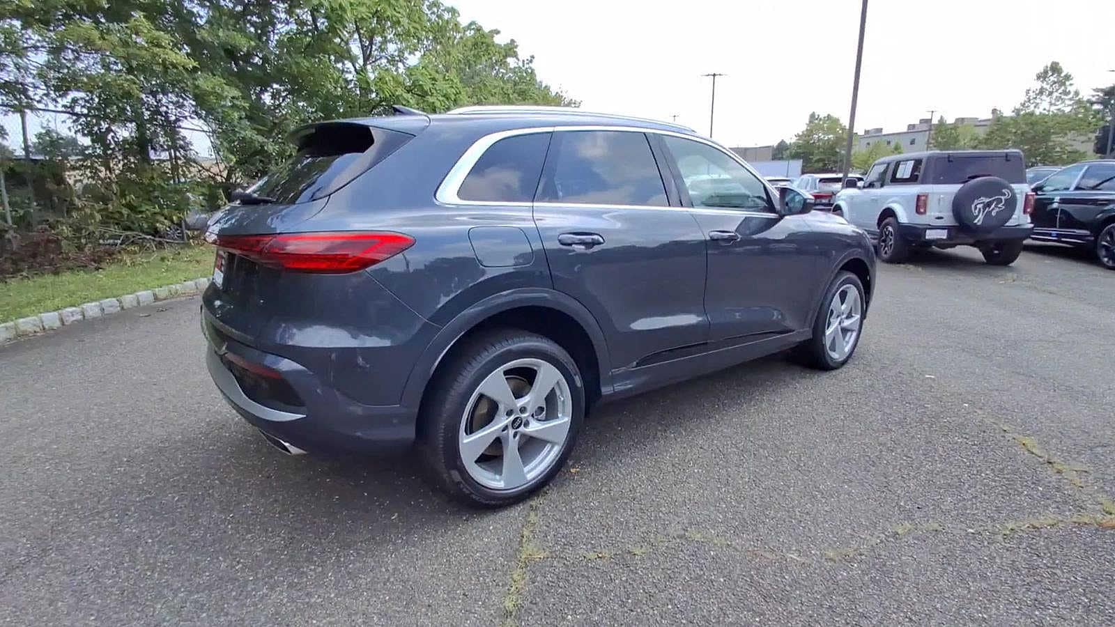 Thumbnail: 2025 Audi Q5 - 8