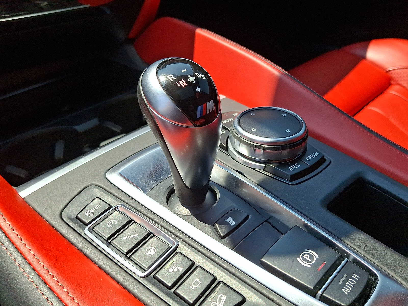 Thumbnail: 2015 BMW X6 - 12