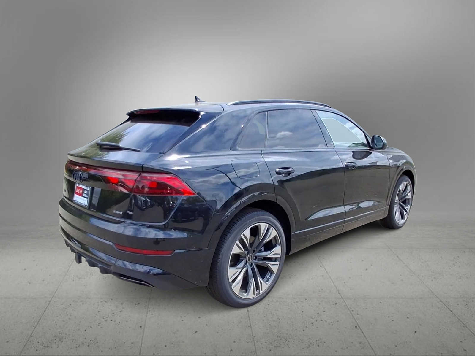 Thumbnail: 2026 Audi Q8 - 8