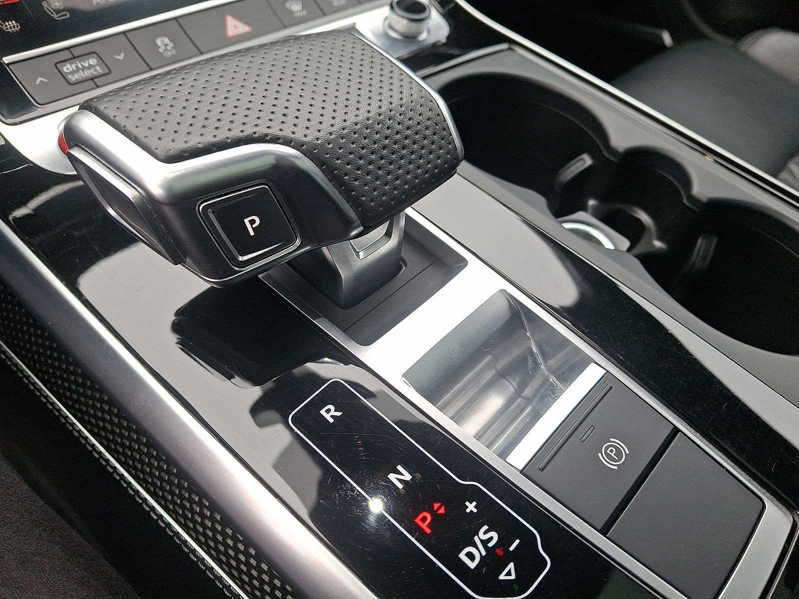 Thumbnail: 2022 Audi SQ7 - 12