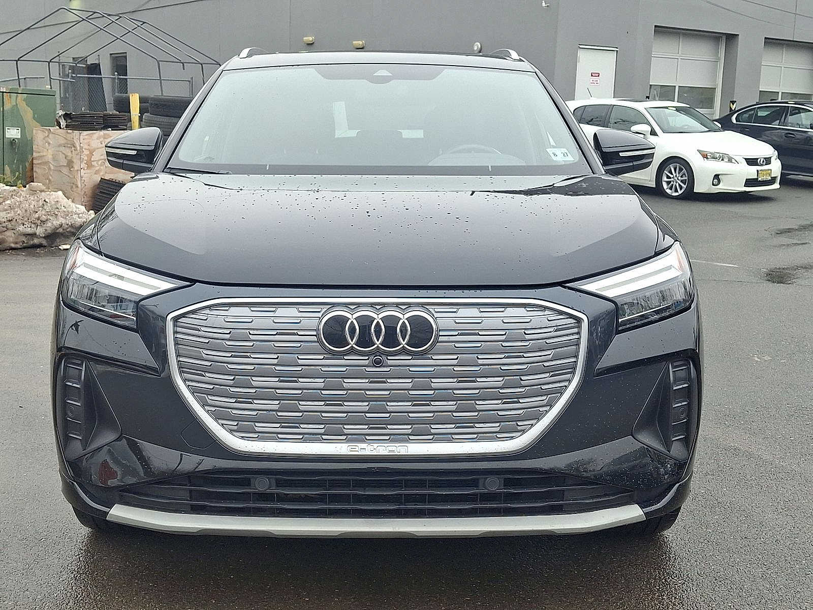 Thumbnail: 2022 Audi Q4 e-tron - 29