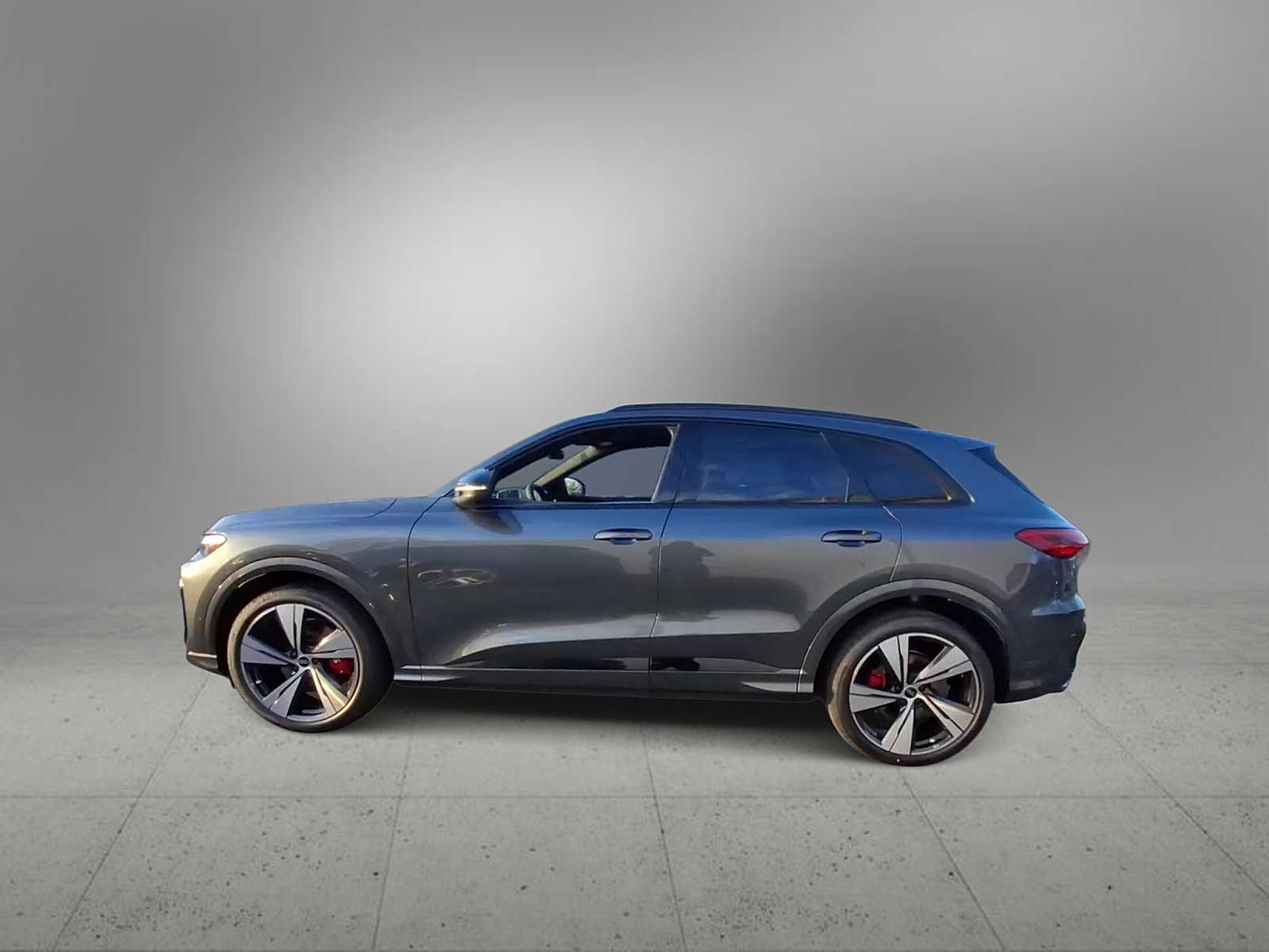 Thumbnail: 2025 Audi SQ5 - 5