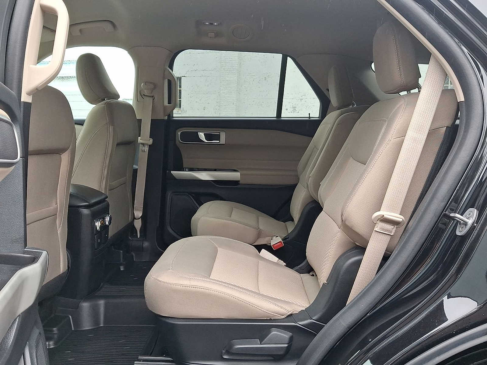 Thumbnail: 2022 Ford Explorer - 26