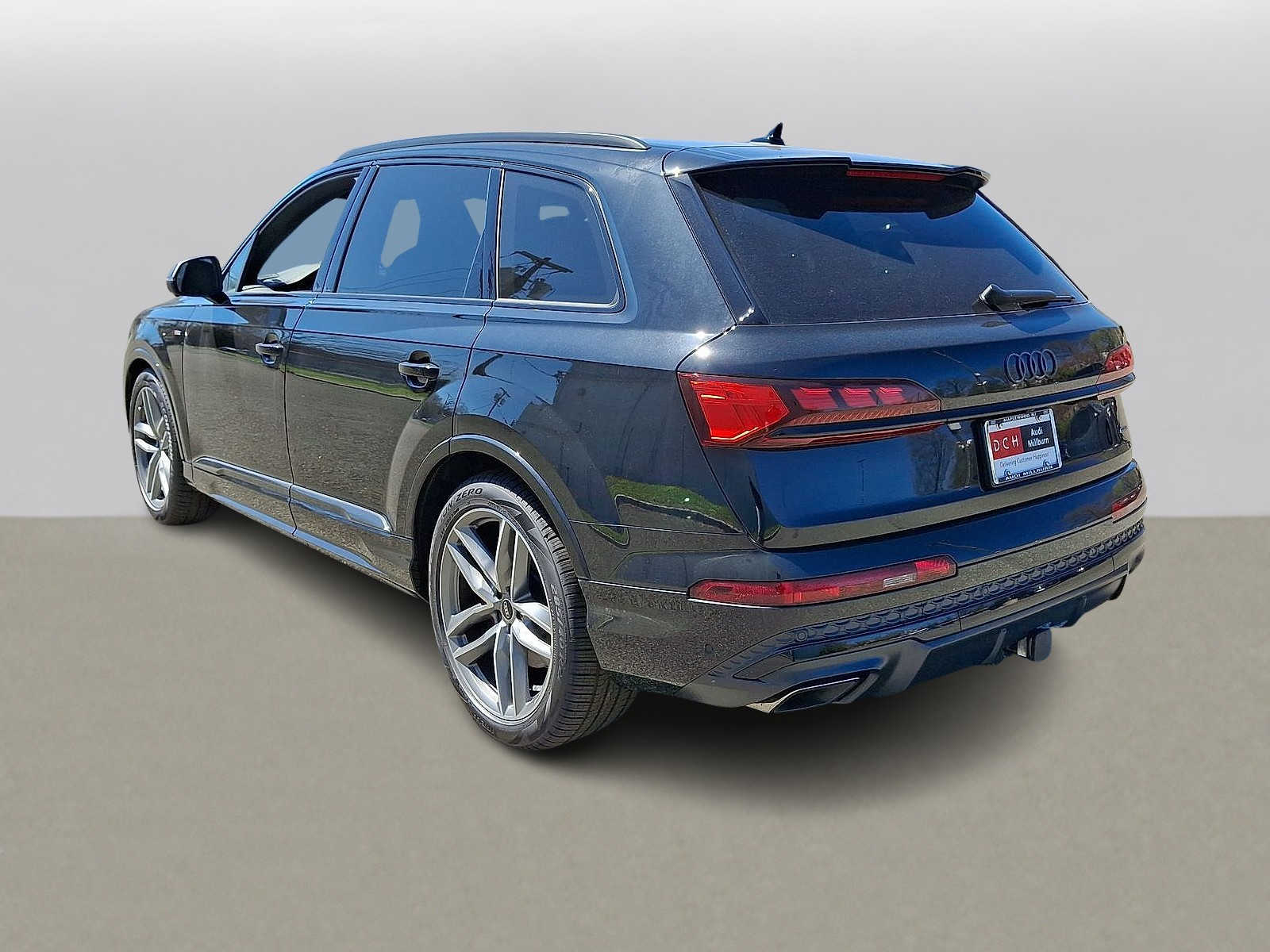Thumbnail: 2026 Audi Q7 - 12