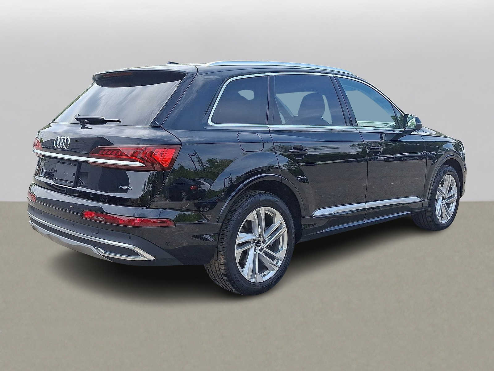 Thumbnail: 2023 Audi Q7 - 23