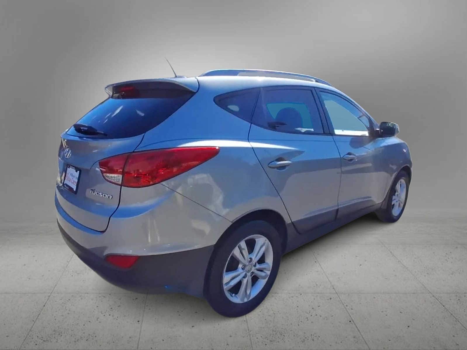 Thumbnail: 2013 Hyundai Tucson - 8
