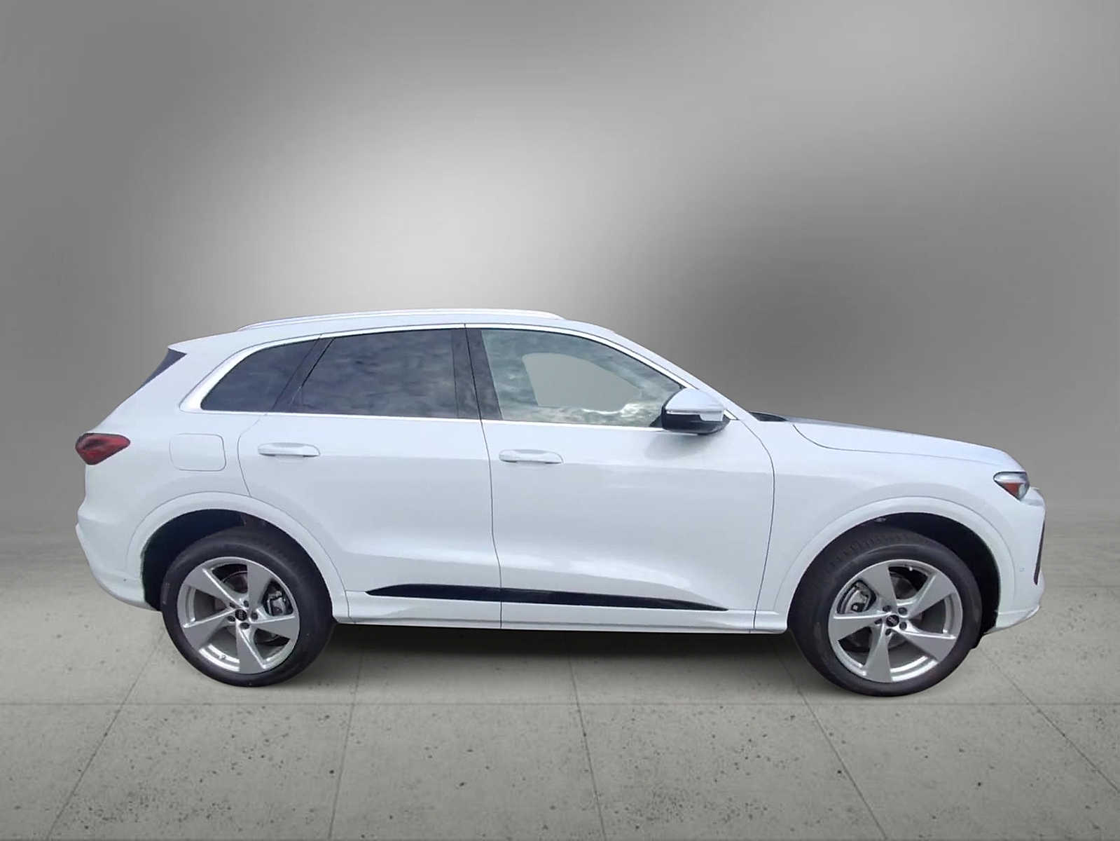 Thumbnail: 2025 Audi Q5 - 9