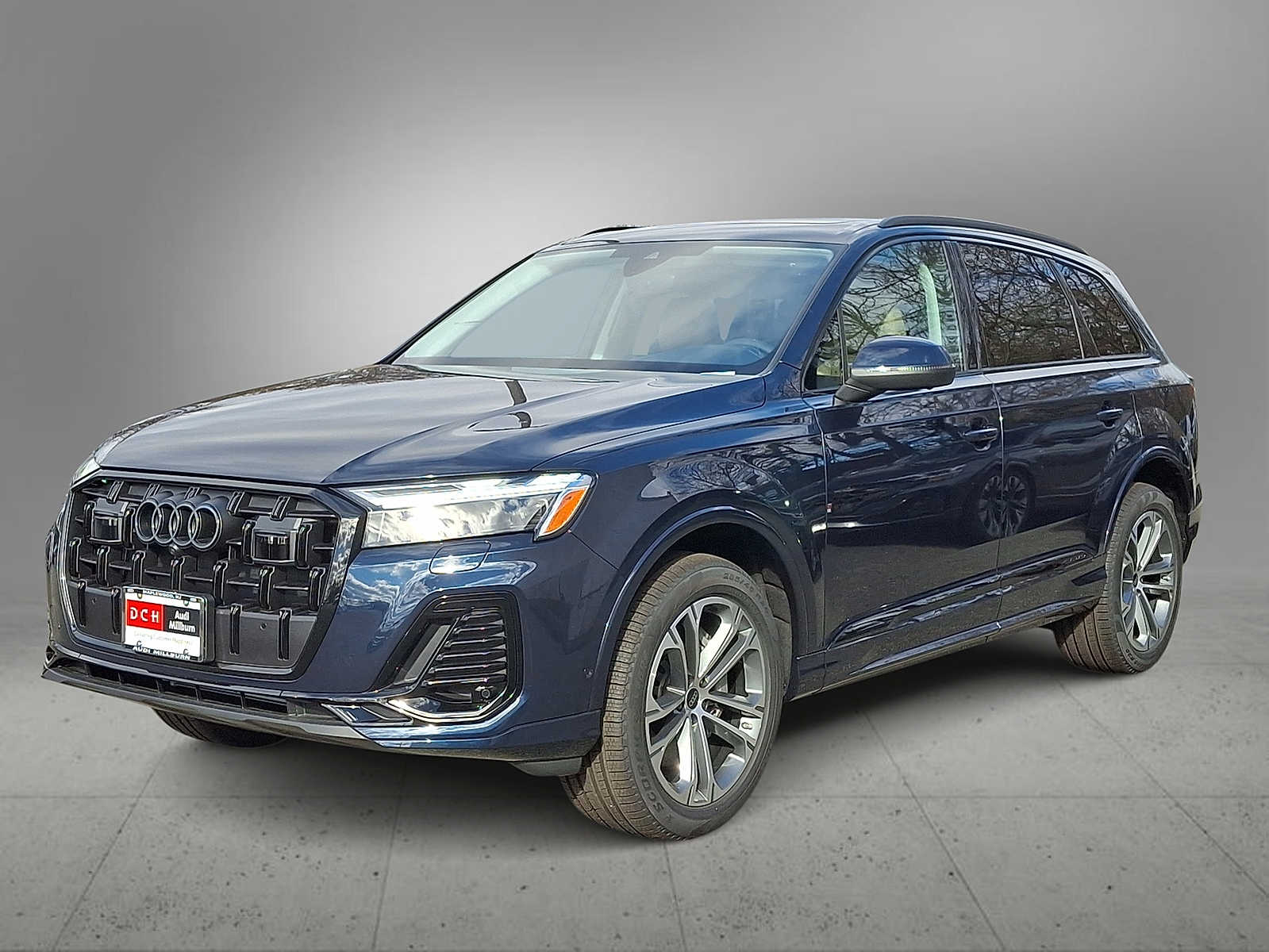 2026 Audi Q7 Premium's photo