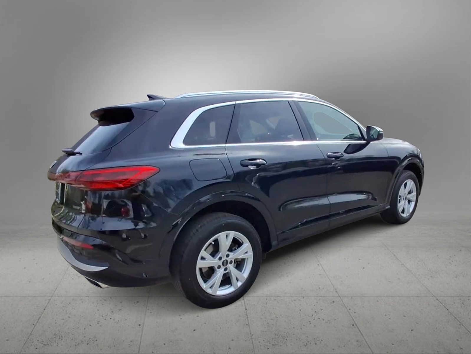 Thumbnail: 2025 Audi Q5 - 8