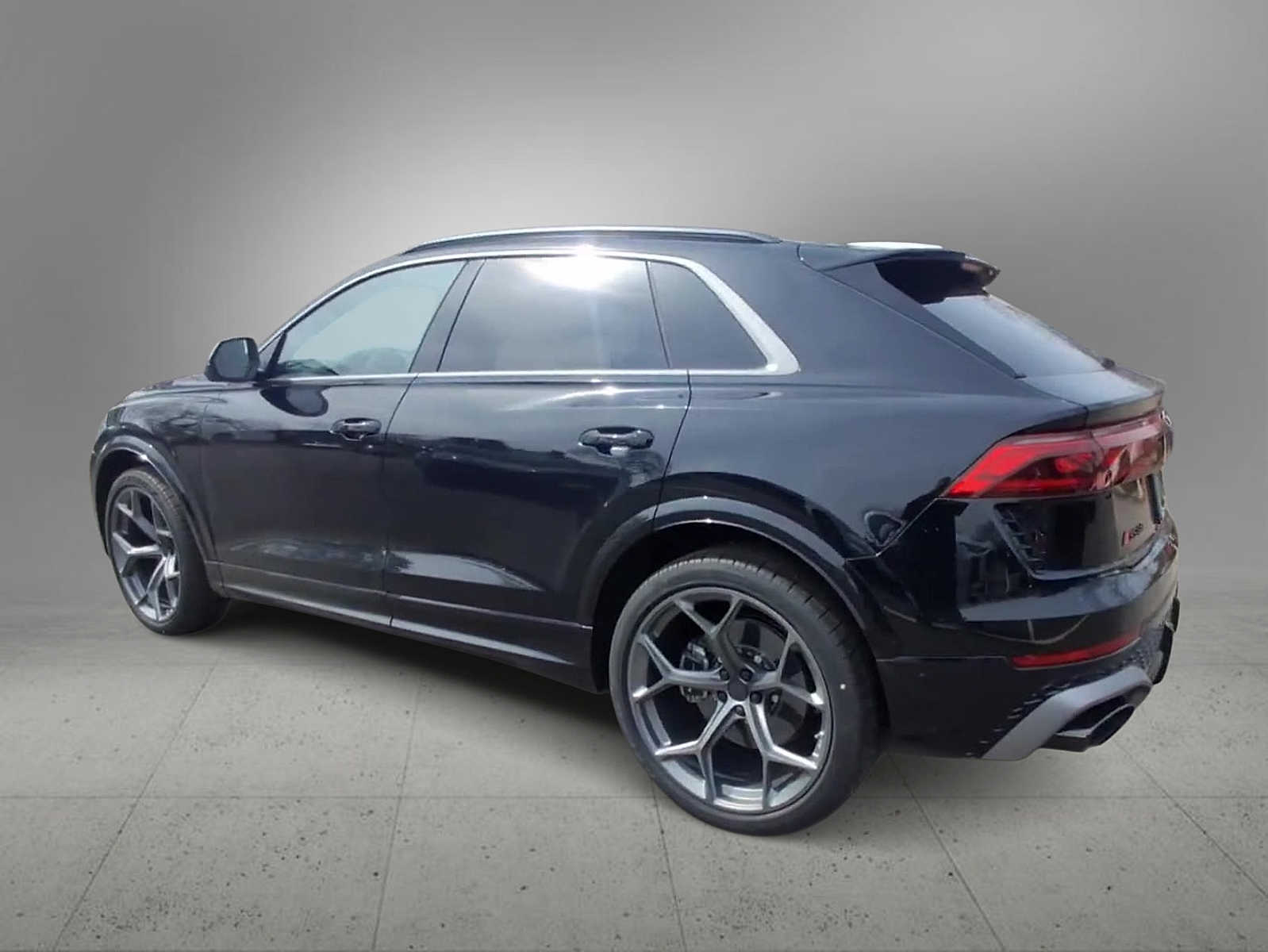 Thumbnail: 2026 Audi RS Q8 - 6