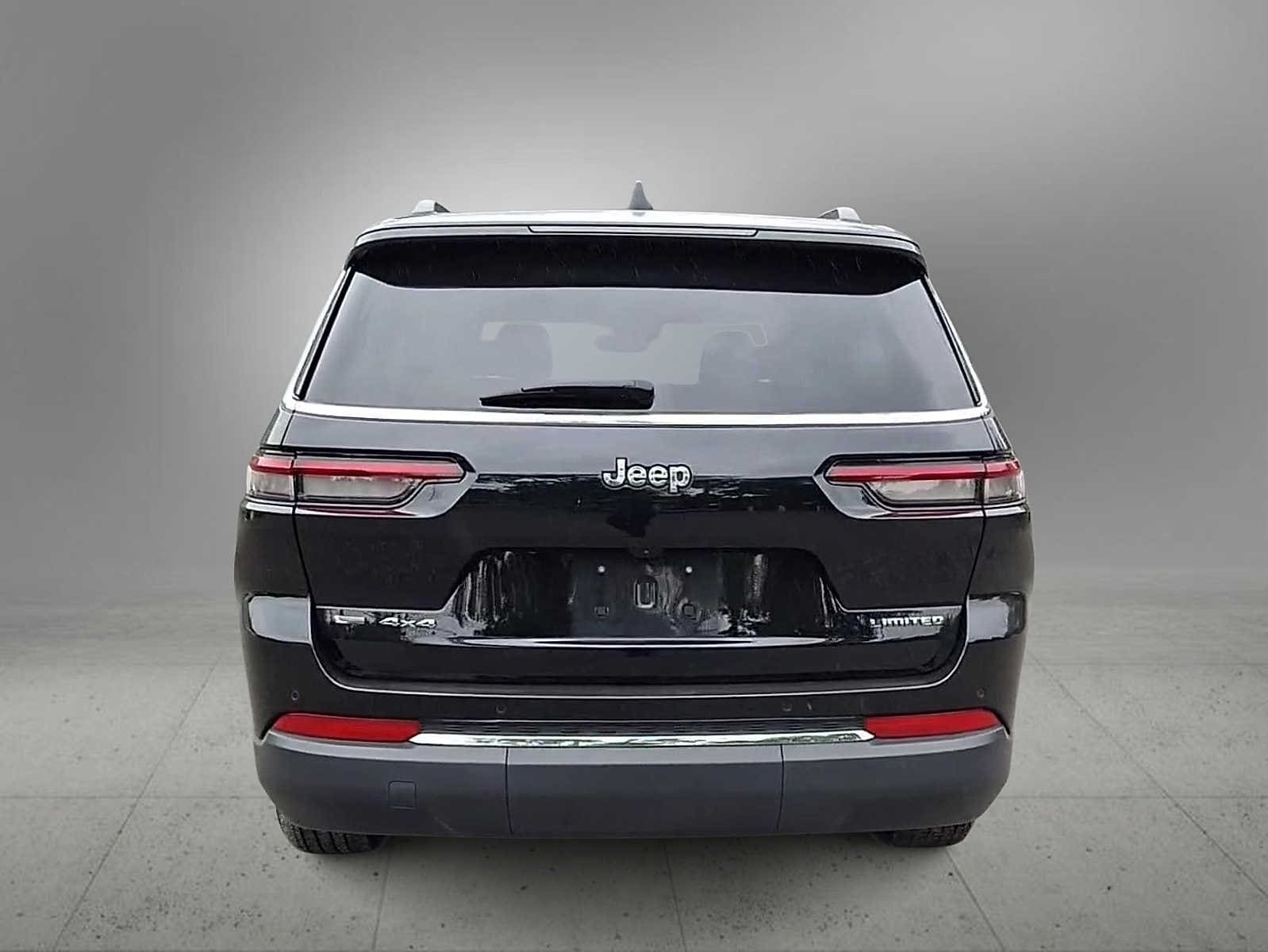 Thumbnail: 2022 Jeep Grand Cherokee - 7