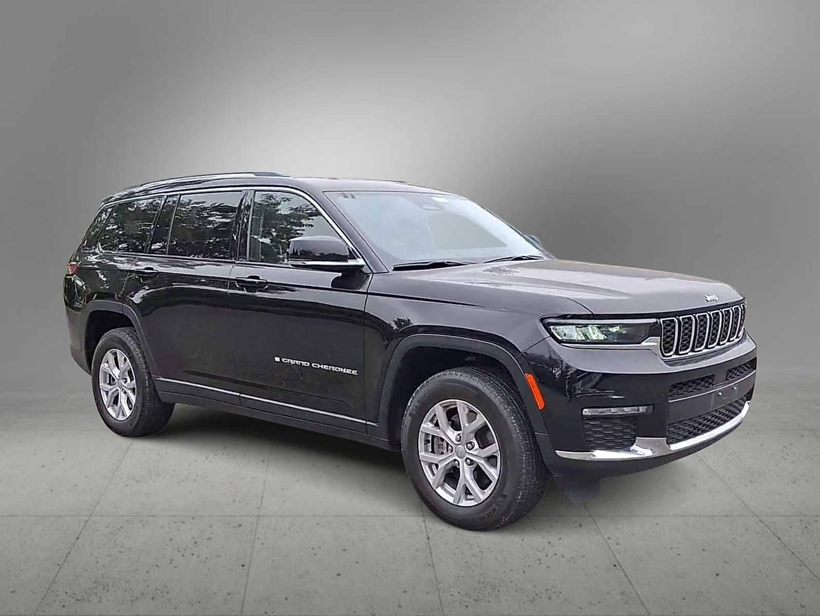 Thumbnail: 2022 Jeep Grand Cherokee - 4