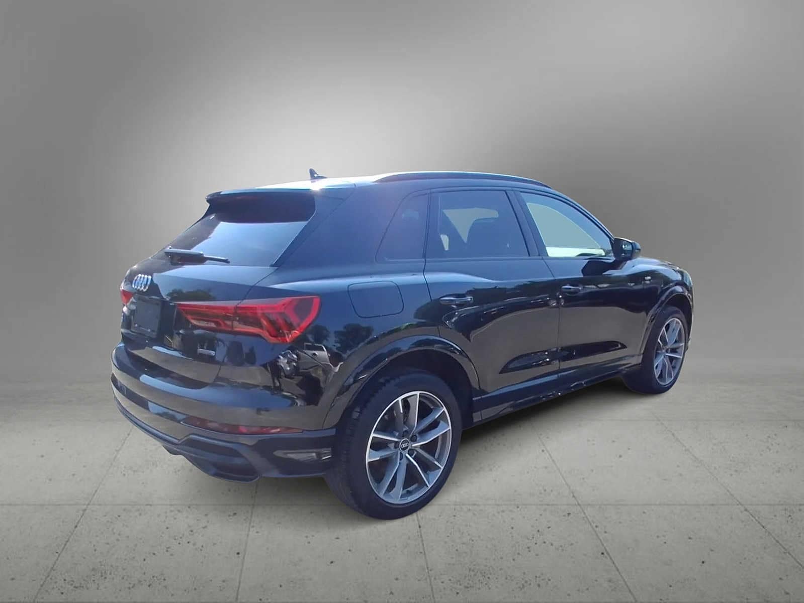 Thumbnail: 2021 Audi Q3 - 8