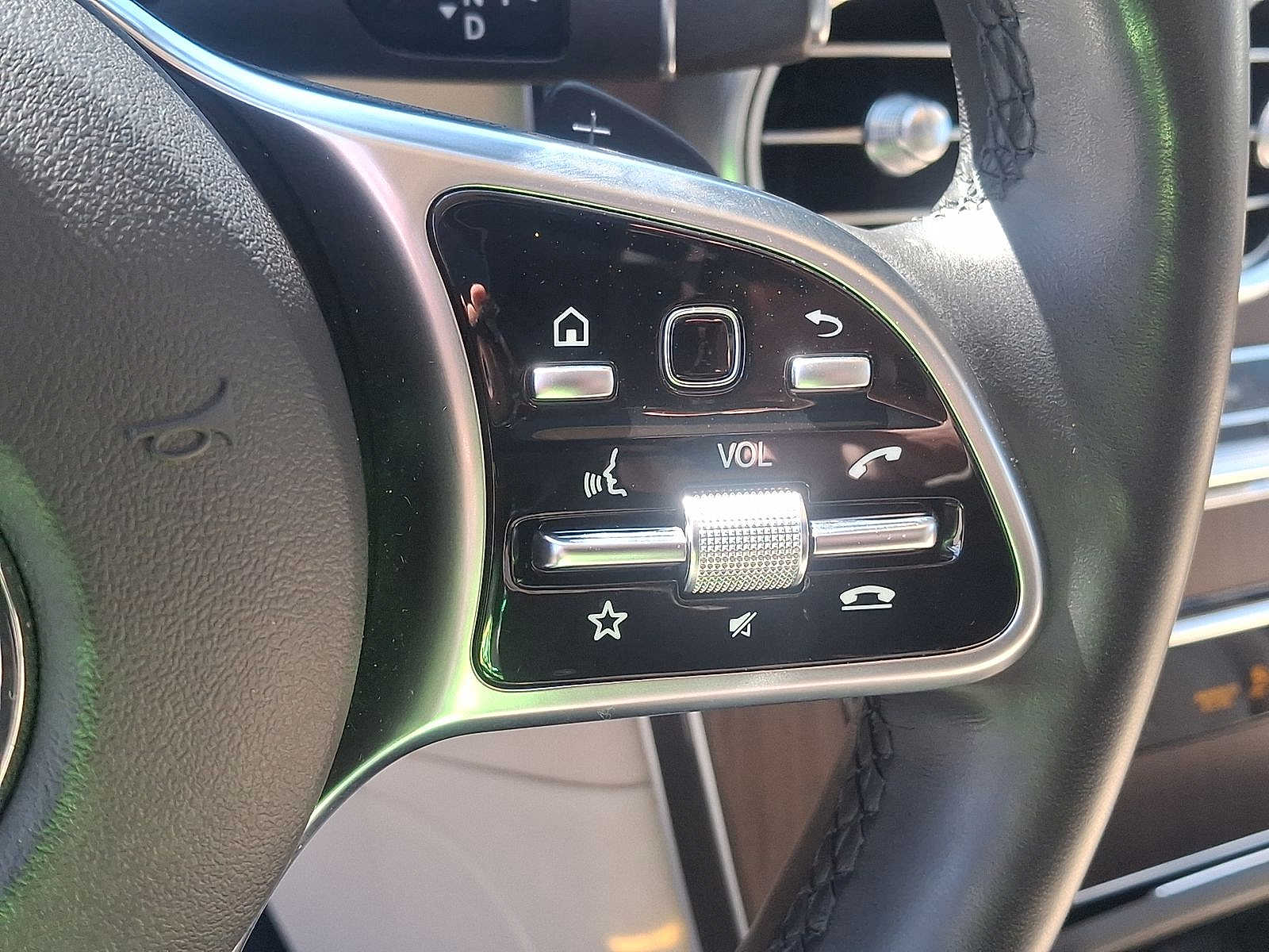 Thumbnail: 2022 Mercedes-Benz GLC - 18