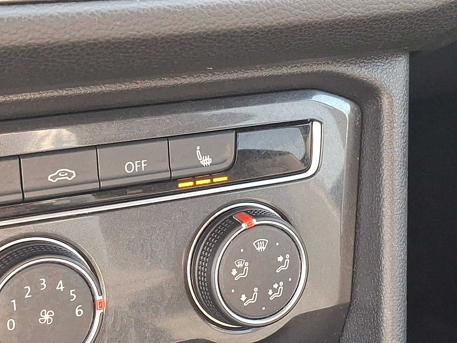 Thumbnail: 2024 Volkswagen Tiguan - 19