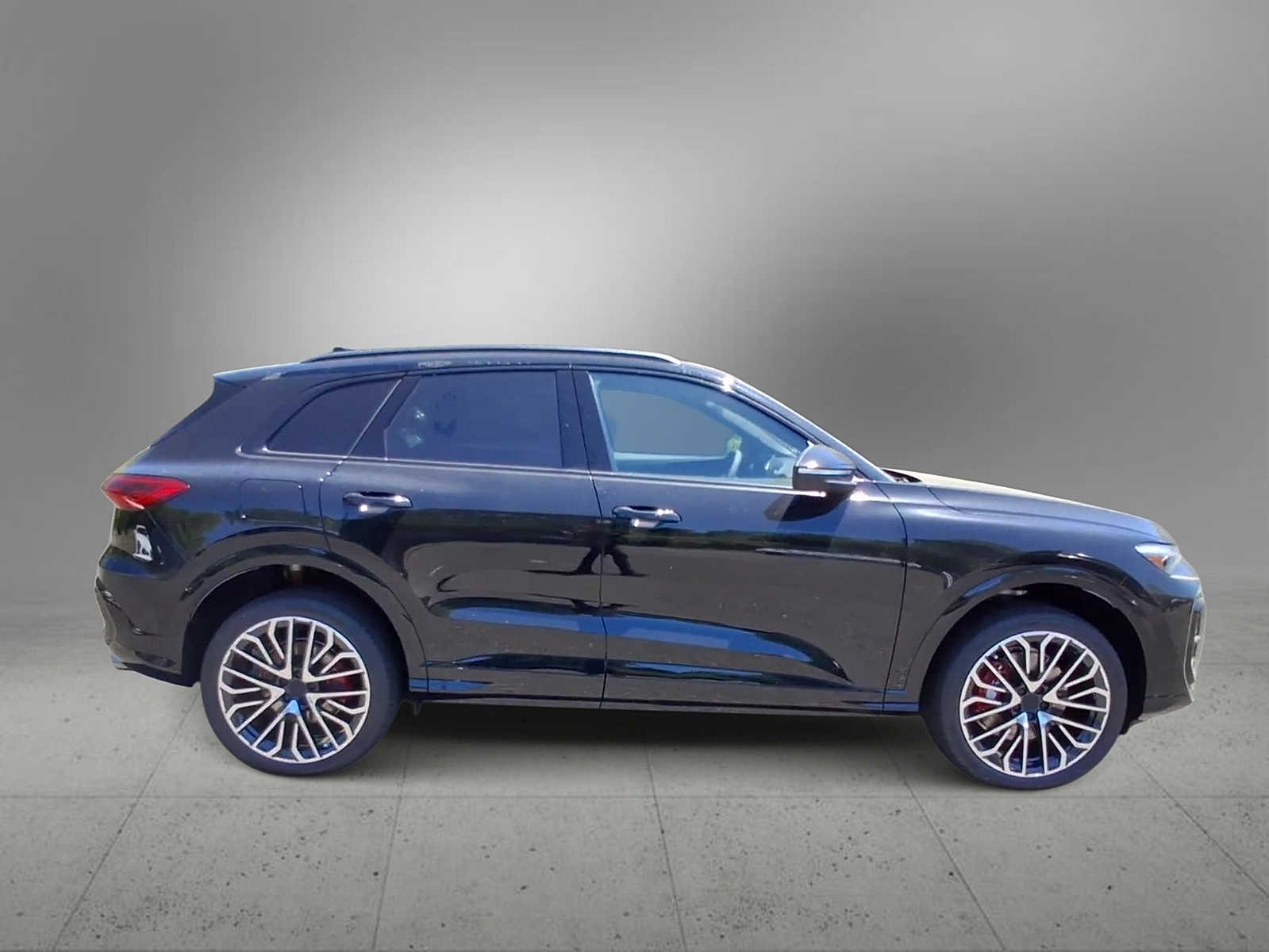 Thumbnail: 2026 Audi SQ5 - 9