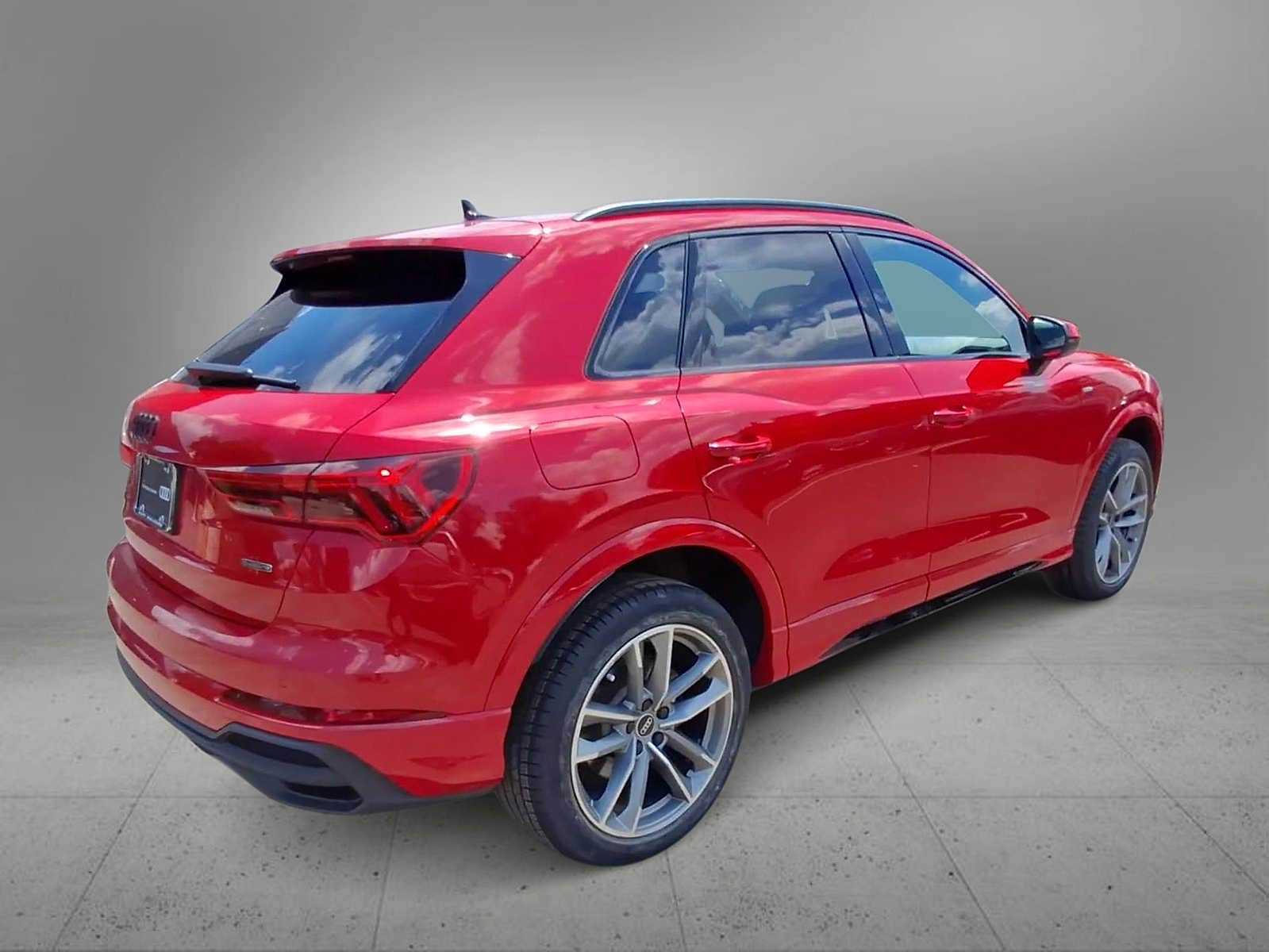 Thumbnail: 2024 Audi Q3 - 8