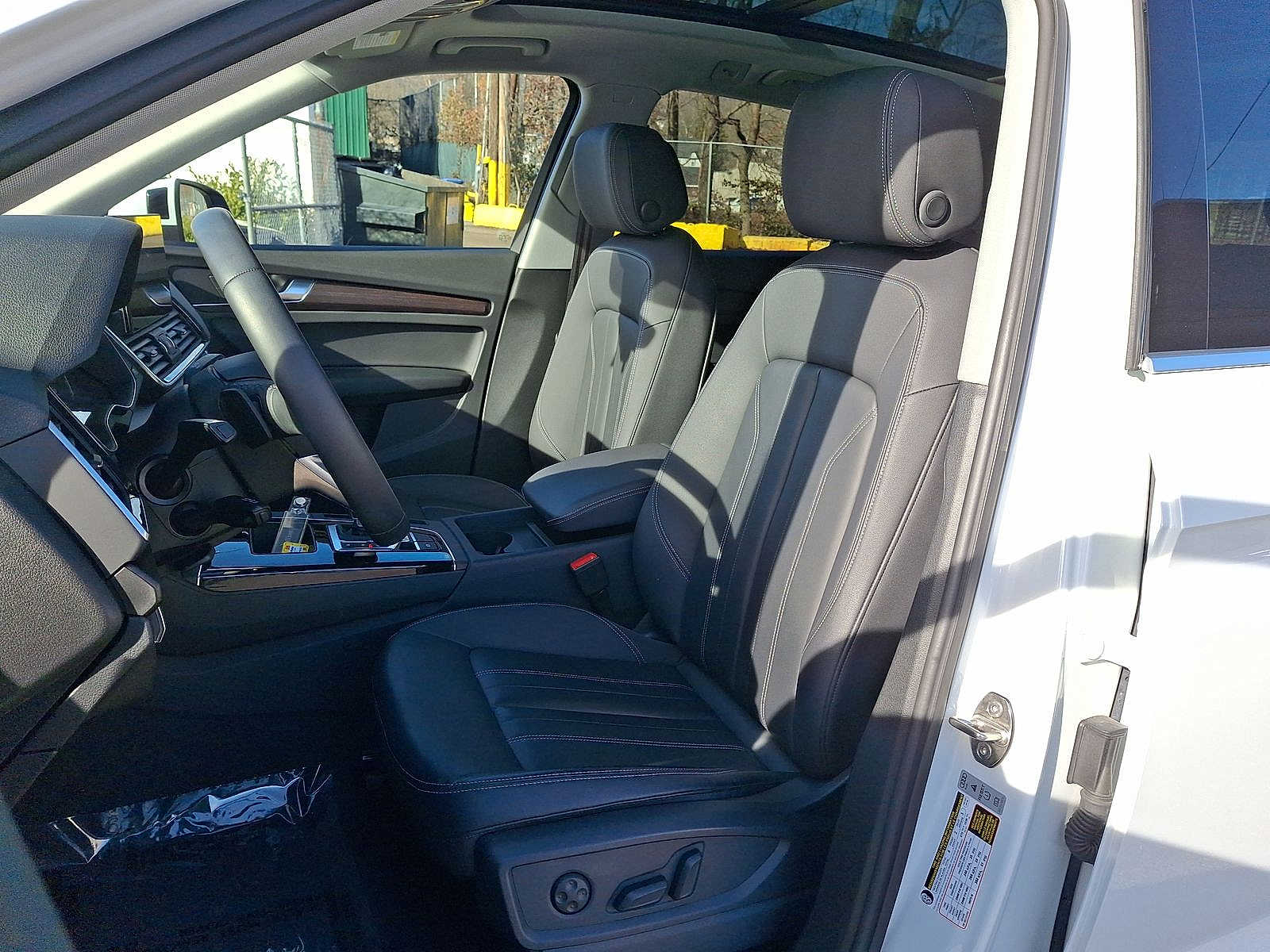 Thumbnail: 2023 Audi Q5 - 11