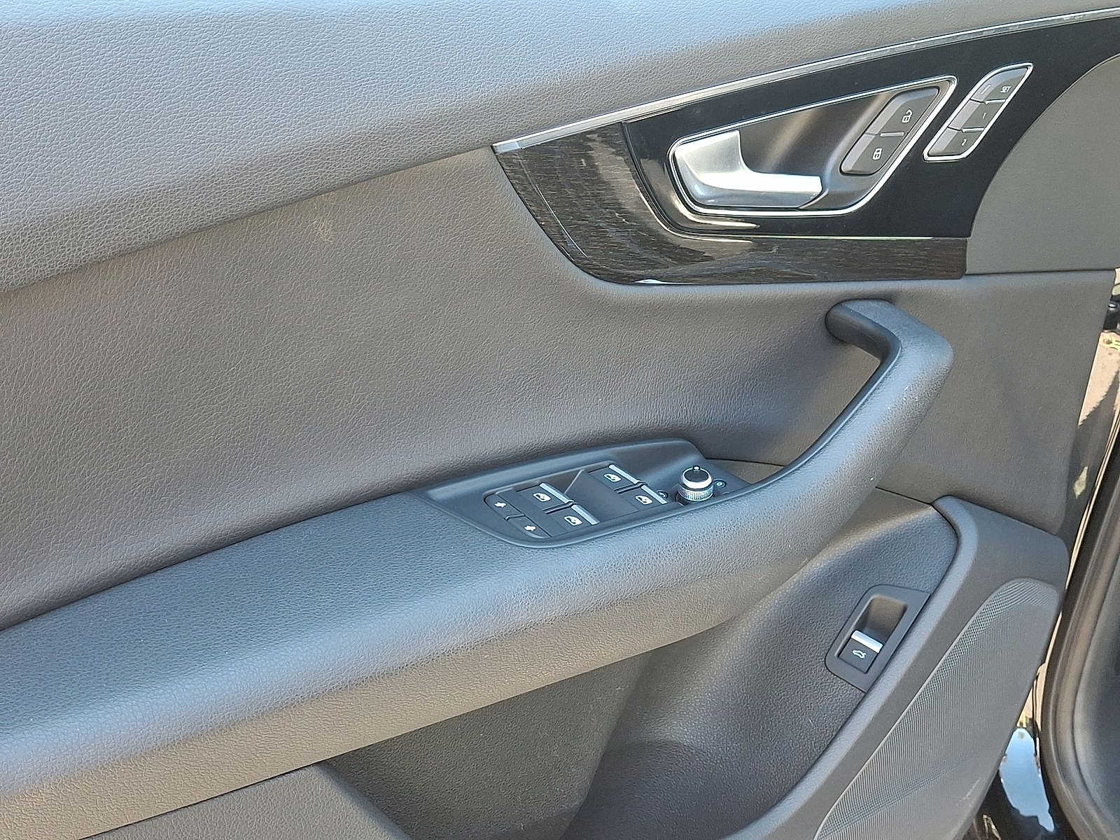 Thumbnail: 2019 Audi Q7 - 10