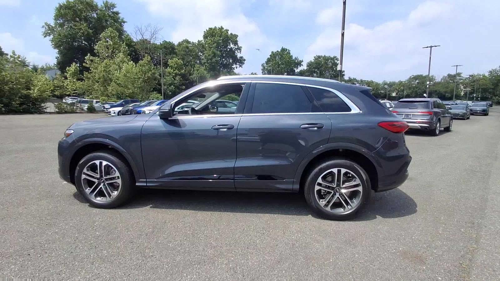 Thumbnail: 2025 Audi Q5 - 5