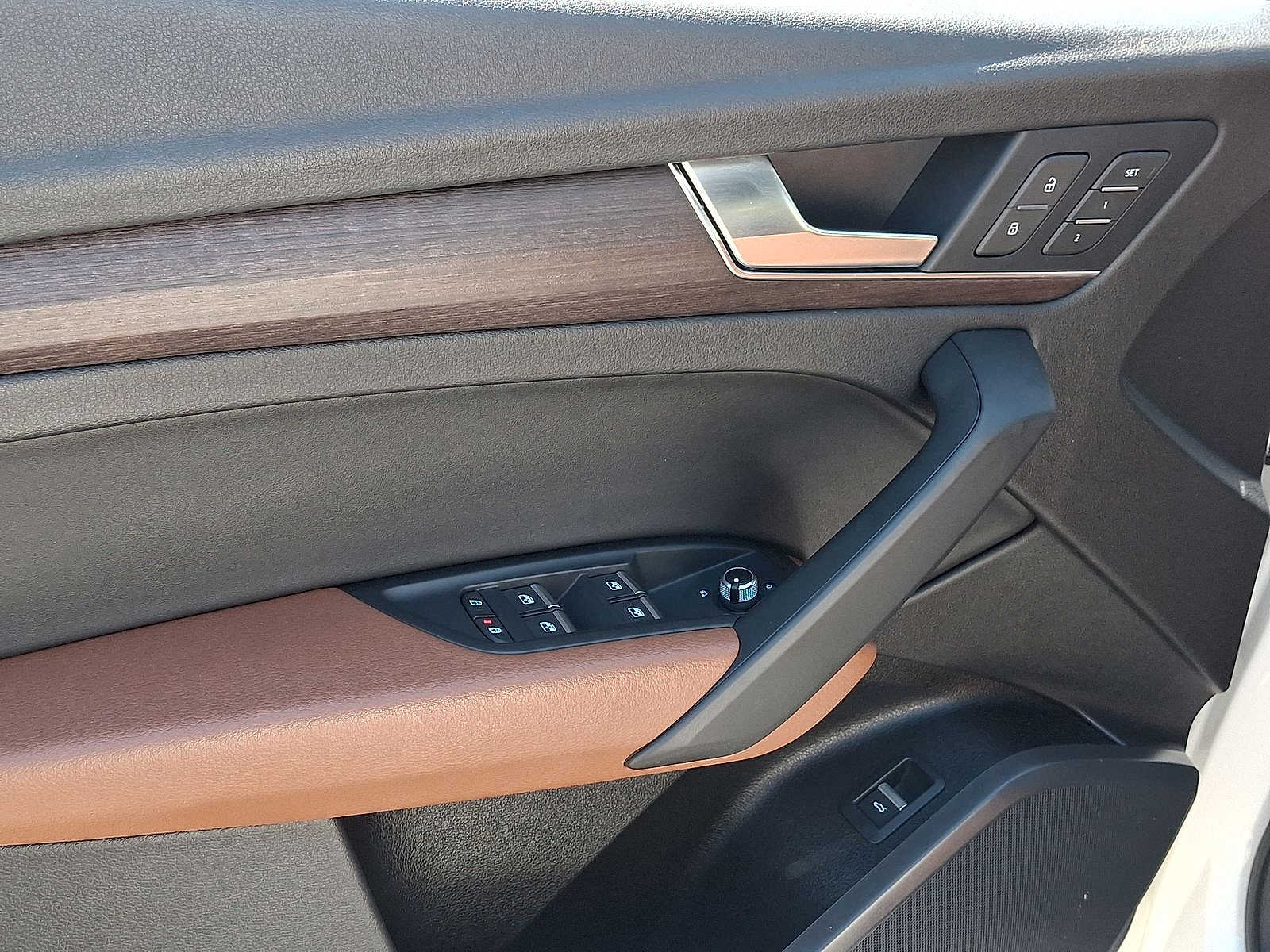 Thumbnail: 2023 Audi Q5 - 10