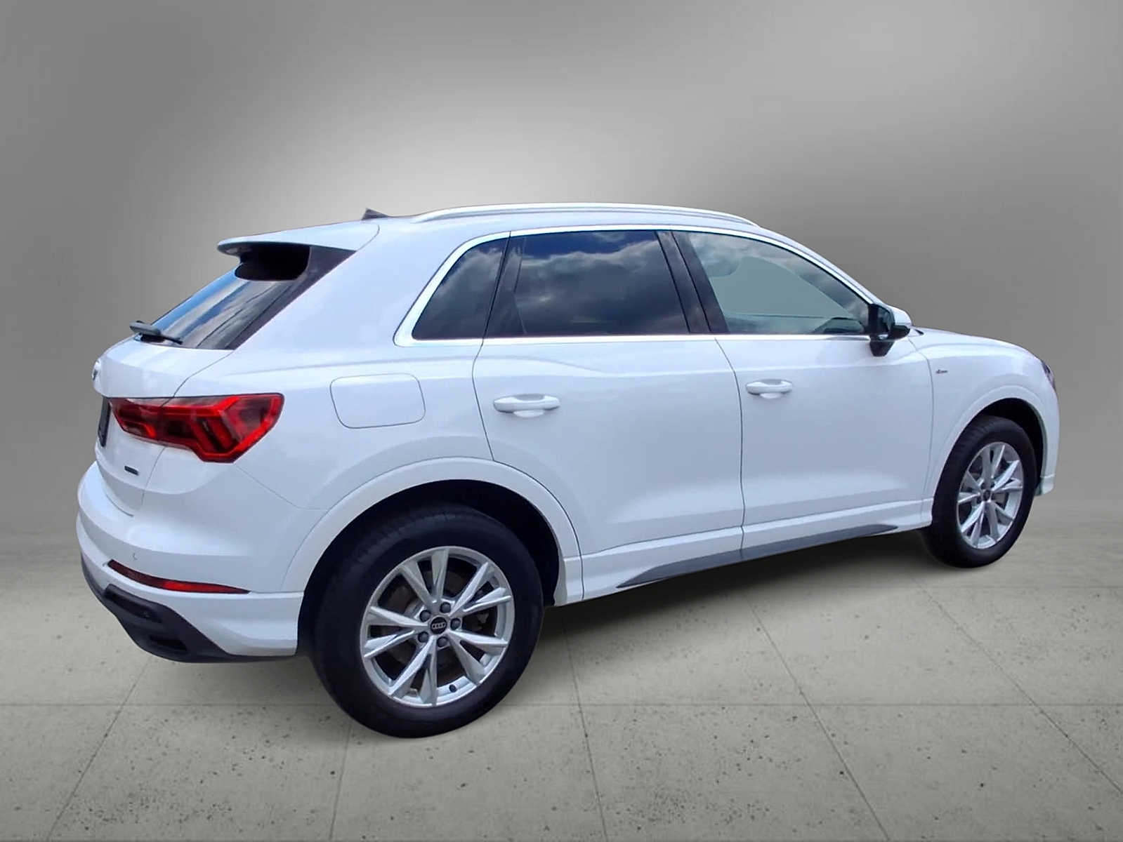 Thumbnail: 2024 Audi Q3 - 8