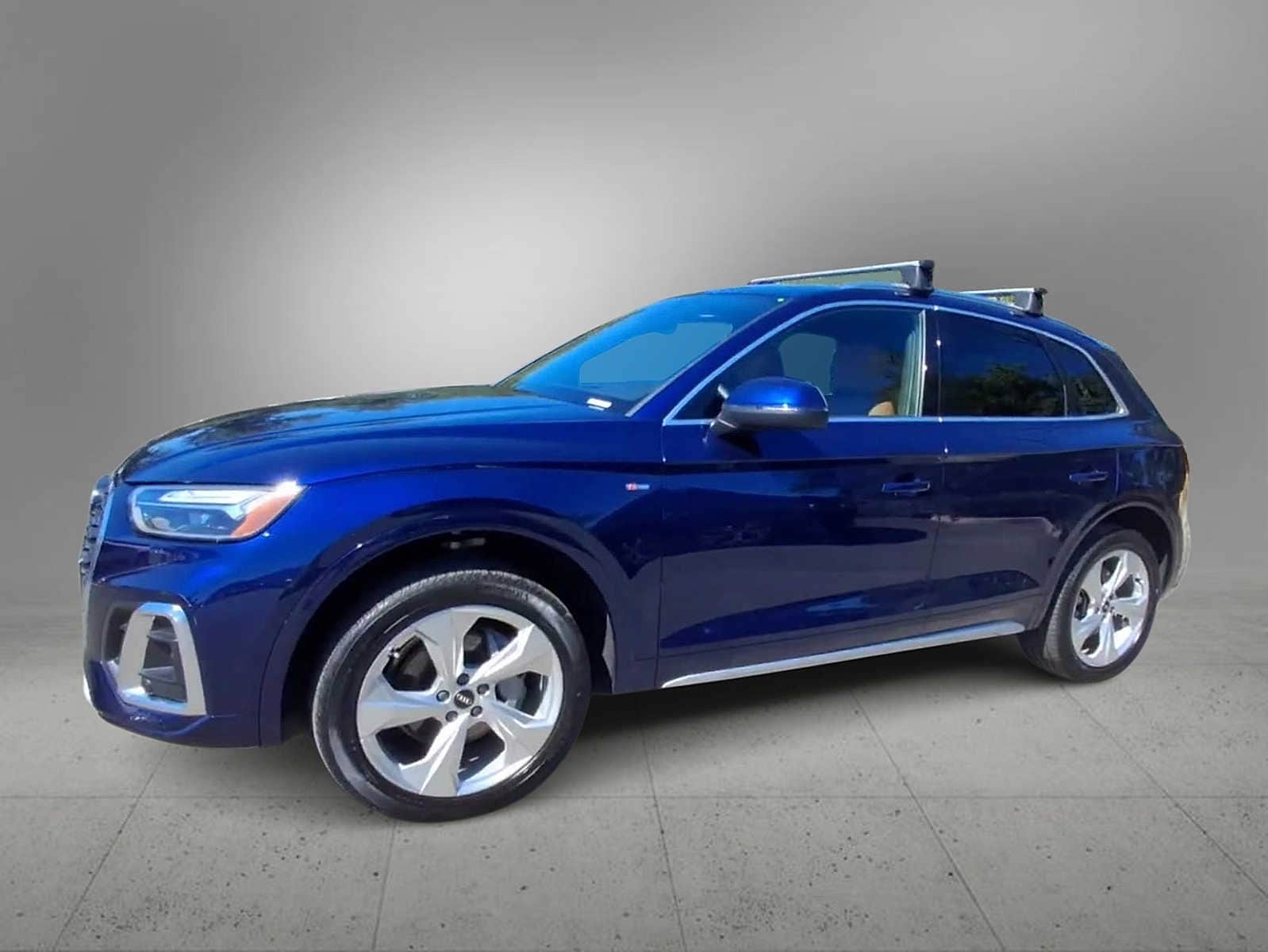 Thumbnail: 2022 Audi Q5 - 4