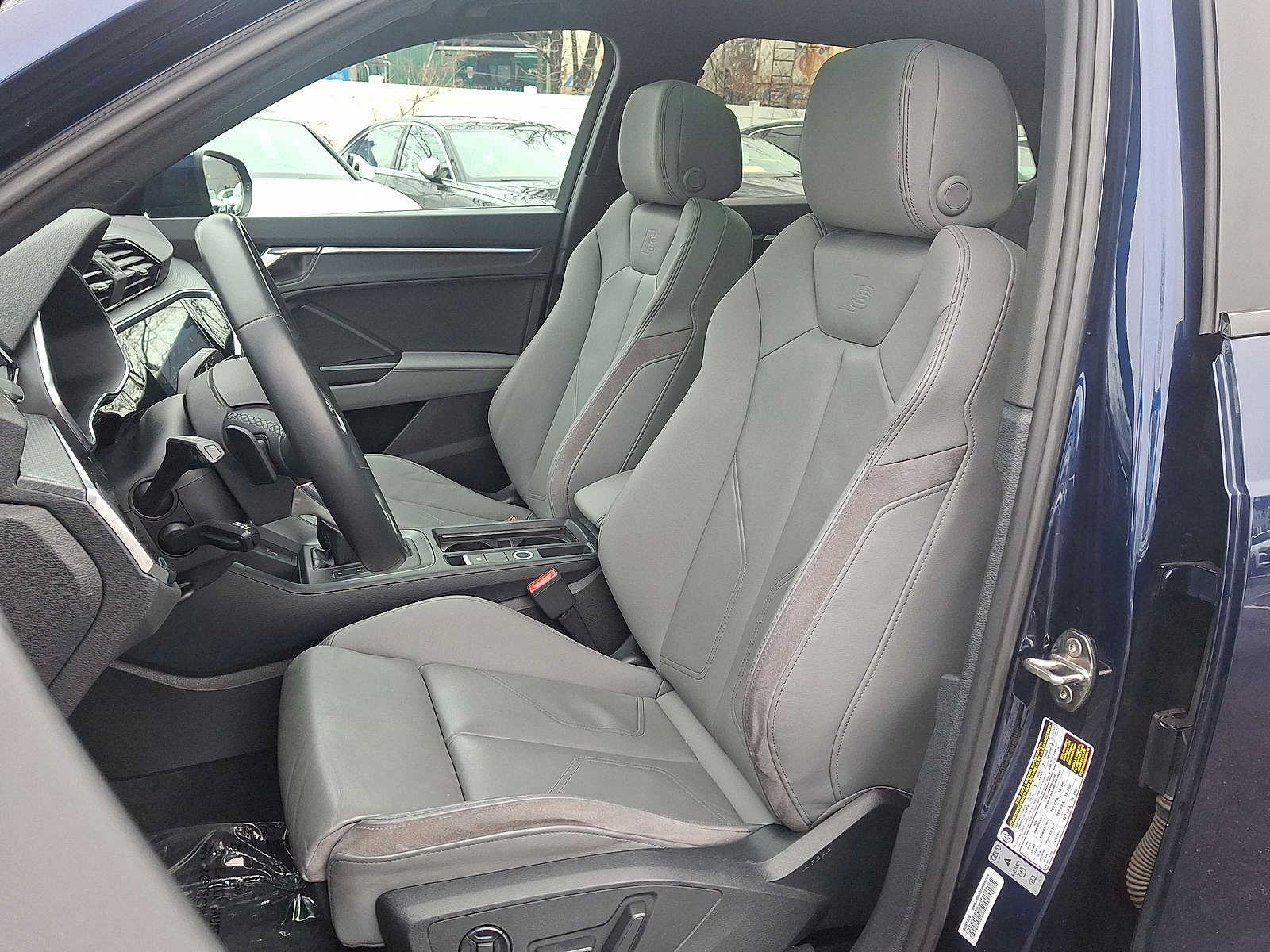 Thumbnail: 2022 Audi Q3 - 10