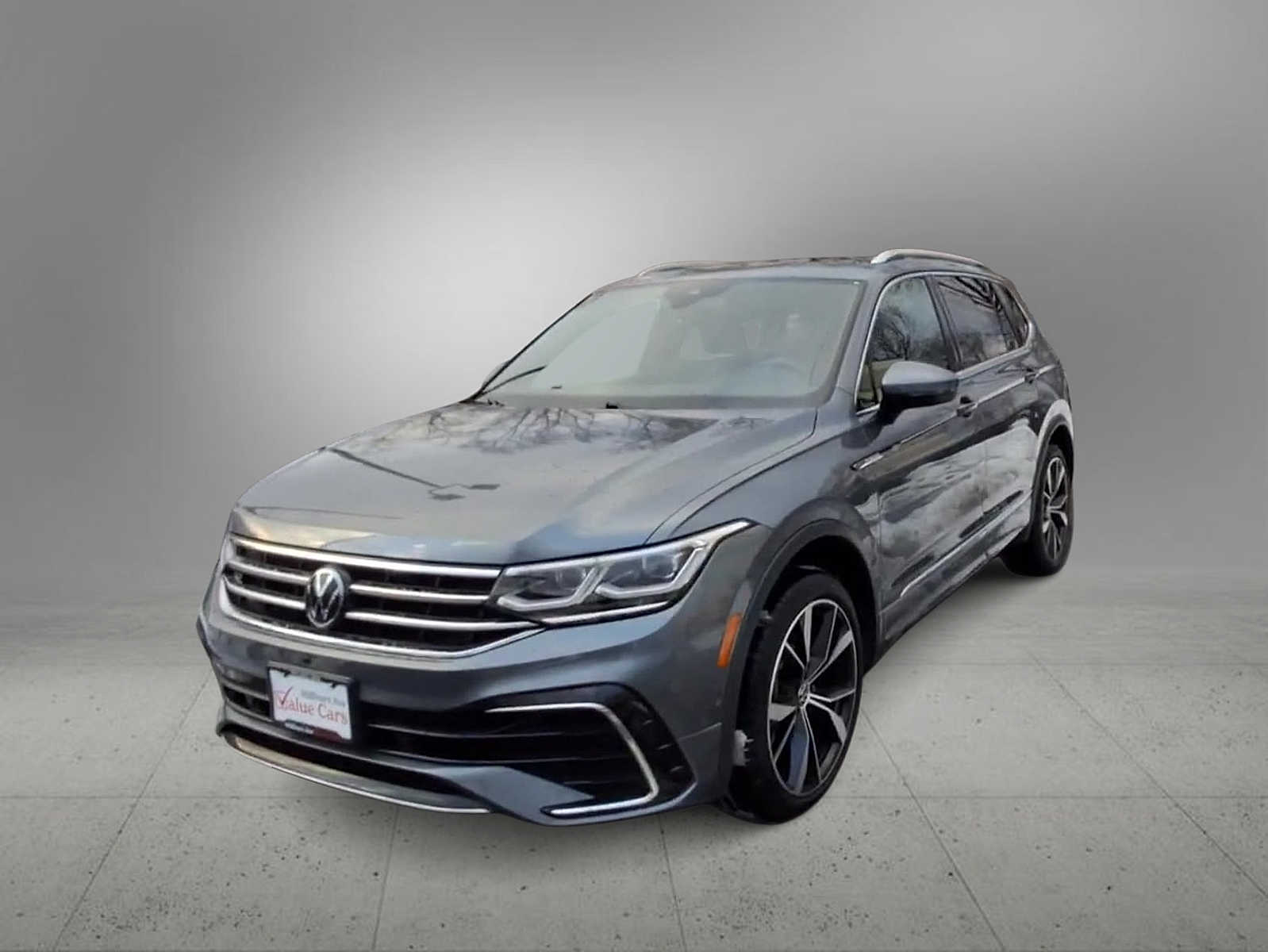 Thumbnail: 2022 Volkswagen Tiguan - 4