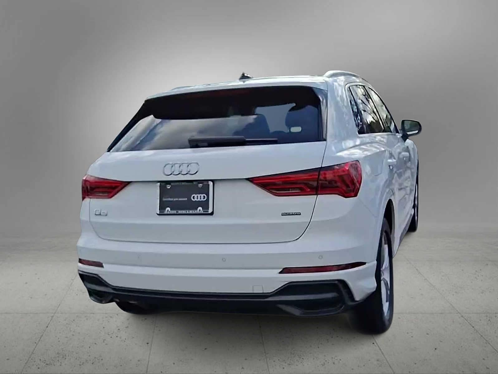 Thumbnail: 2022 Audi Q3 - 8