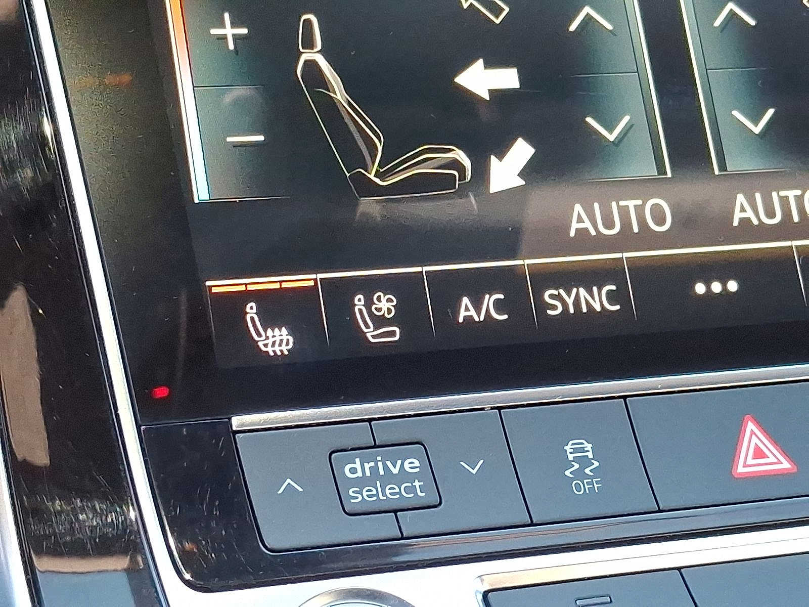 Thumbnail: 2021 Audi Q8 - 19