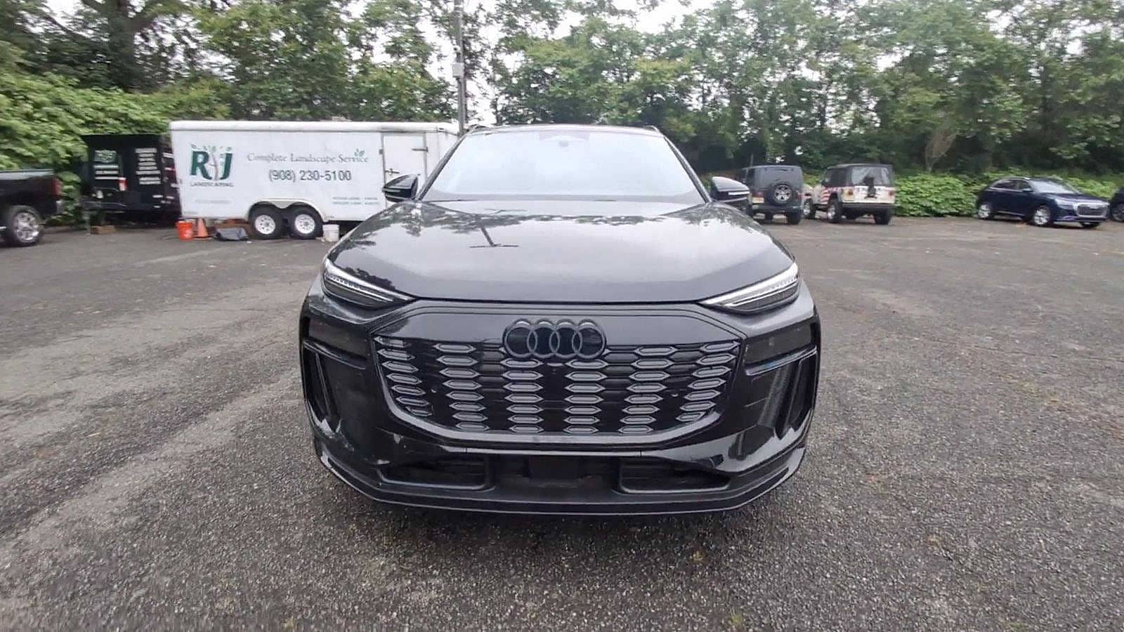 Thumbnail: 2025 Audi SQ6 e-tron - 3
