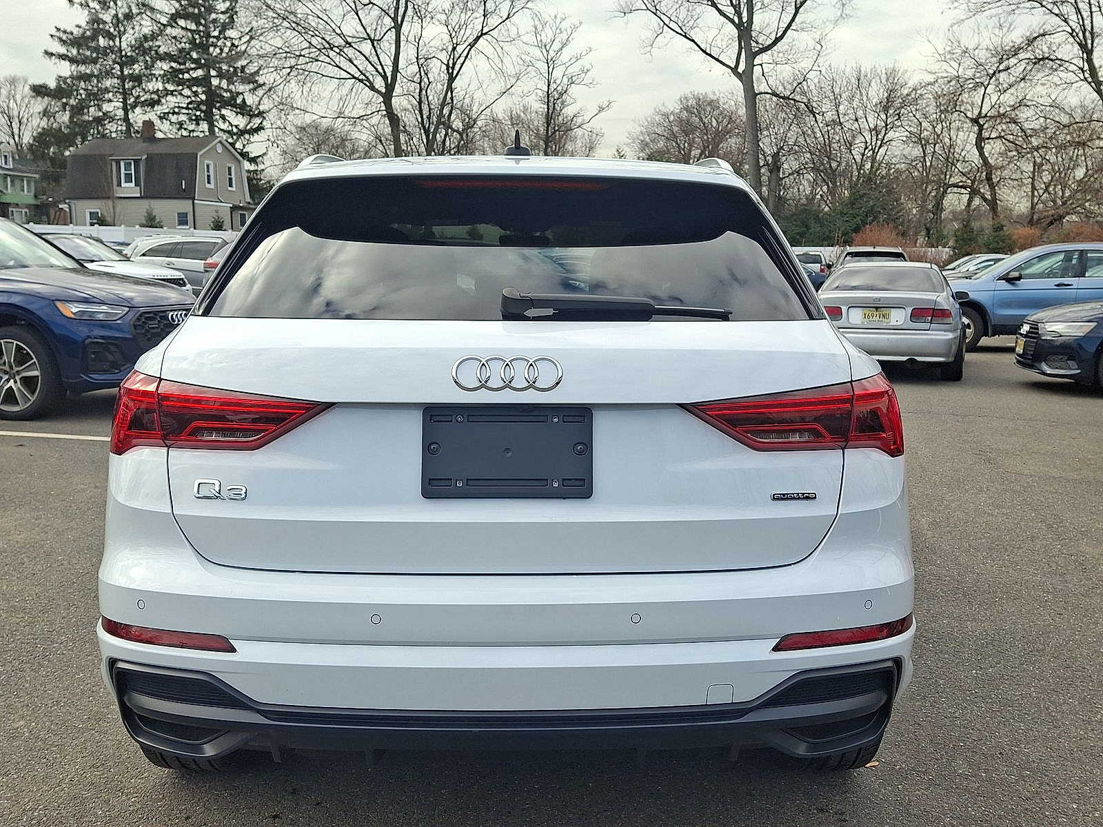 Thumbnail: 2022 Audi Q3 - 23