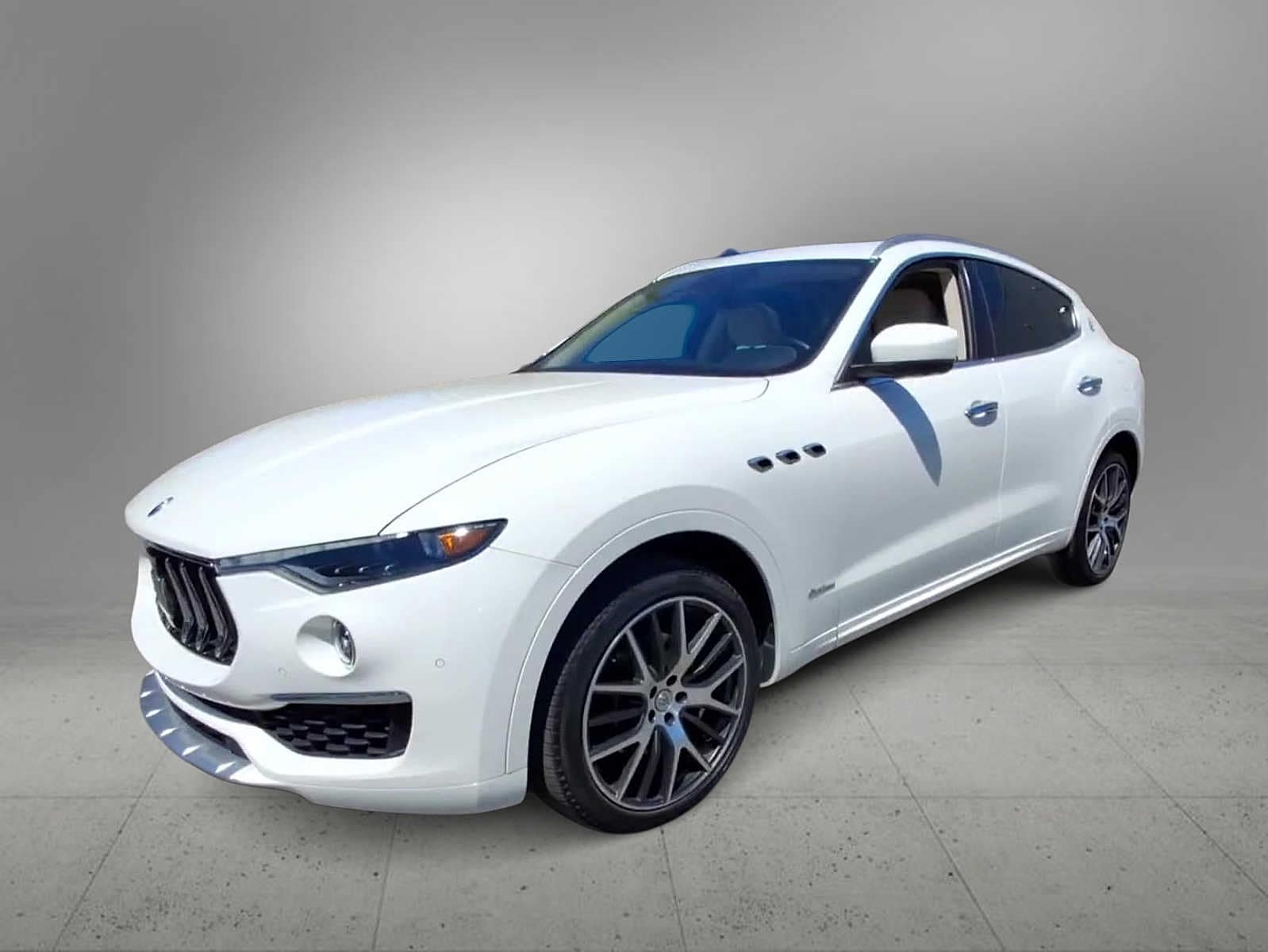 Thumbnail: 2020 Maserati Levante - 4