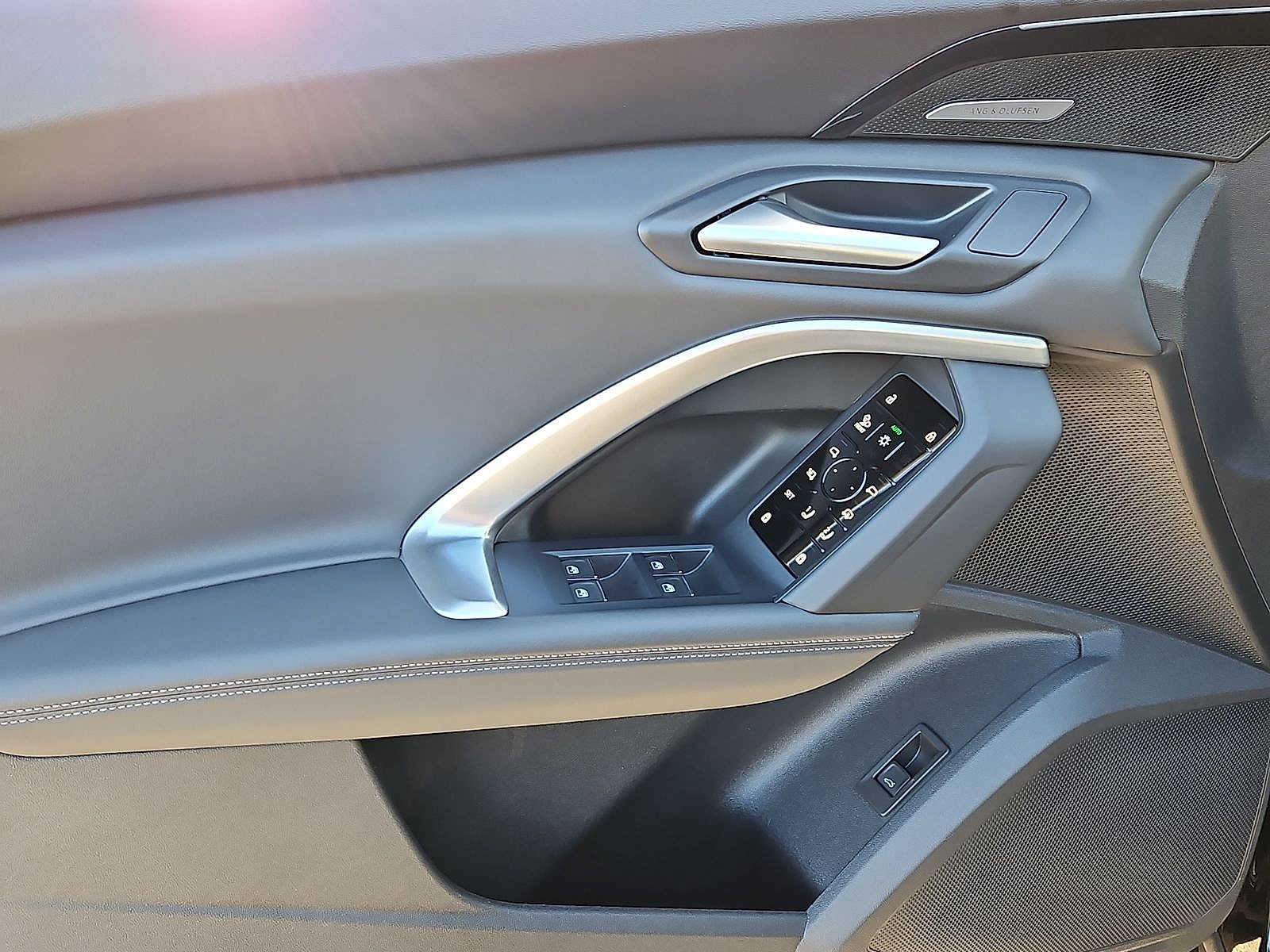 Thumbnail: 2025 Audi Q5 - 10