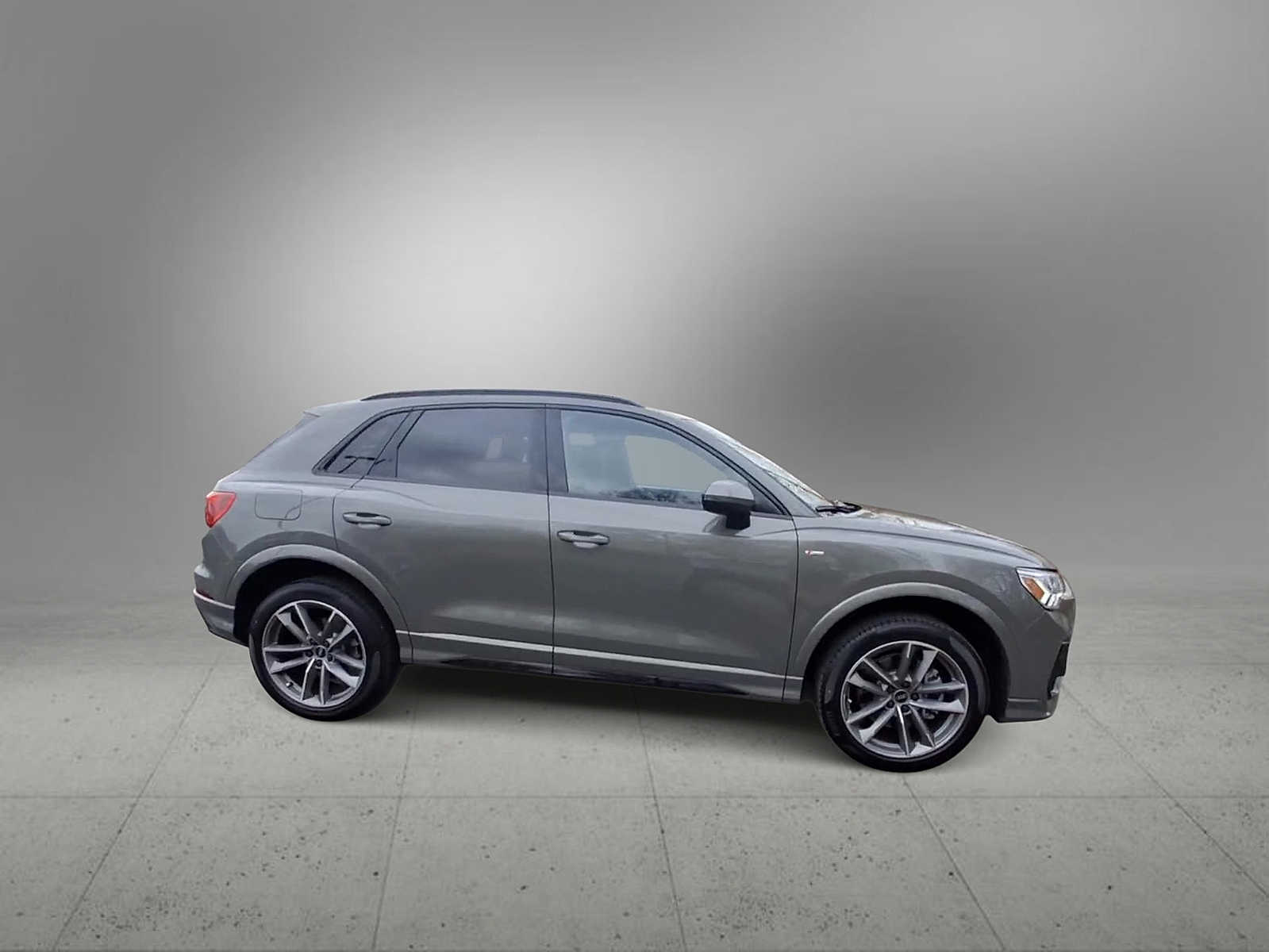 Thumbnail: 2025 Audi Q3 - 9