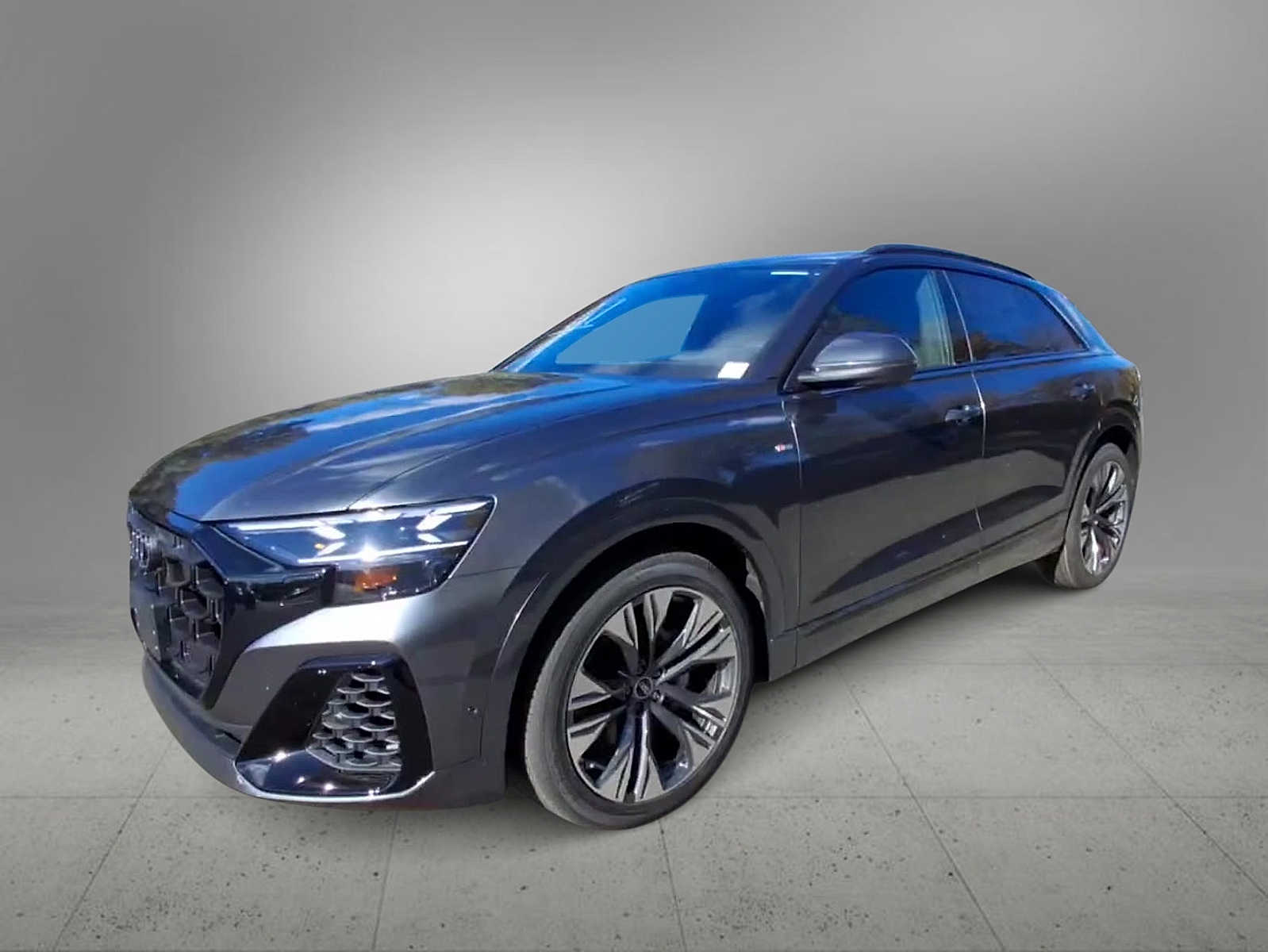 Thumbnail: 2026 Audi Q8 - 4