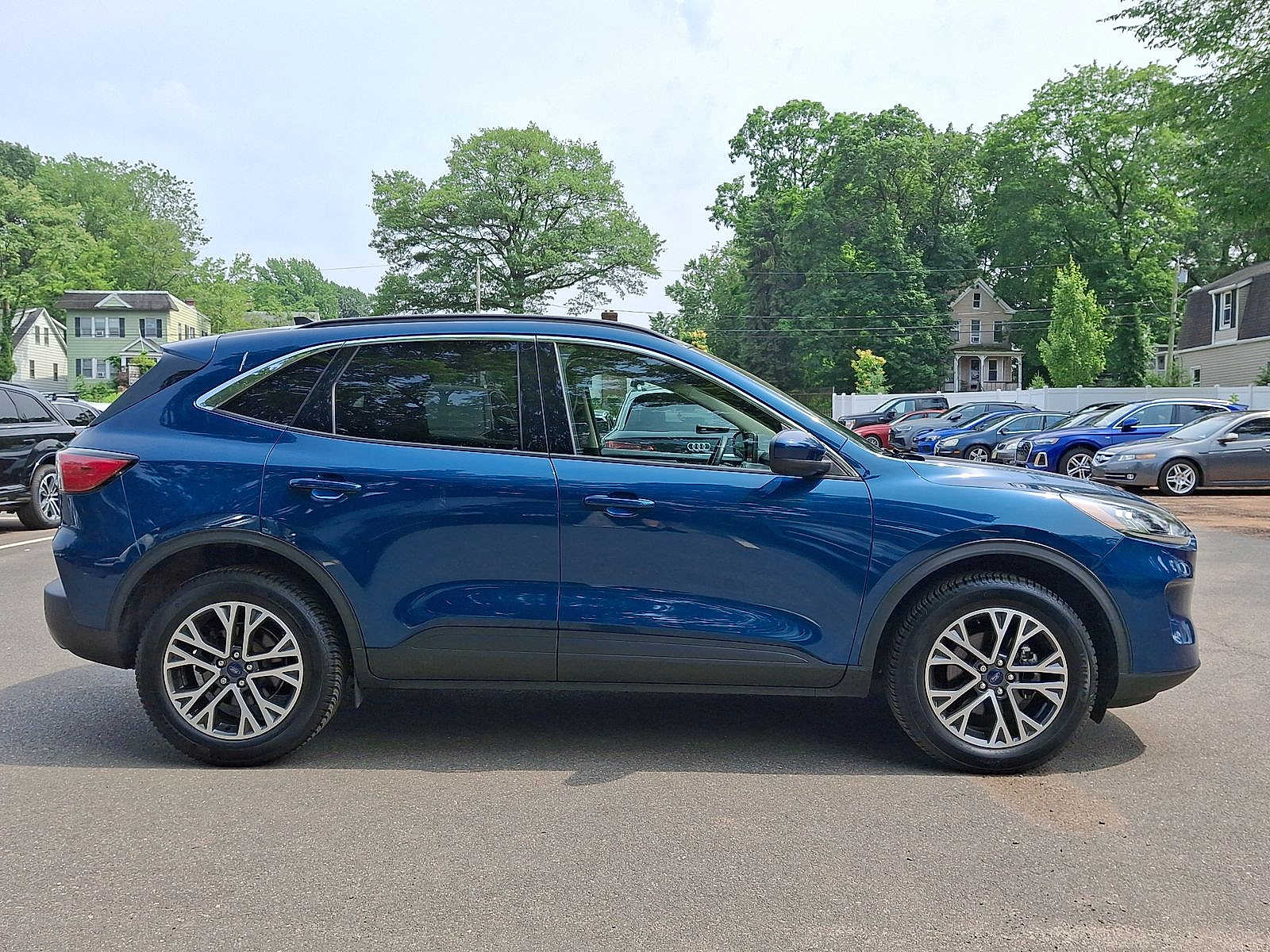2020 Ford Escape SEL 25