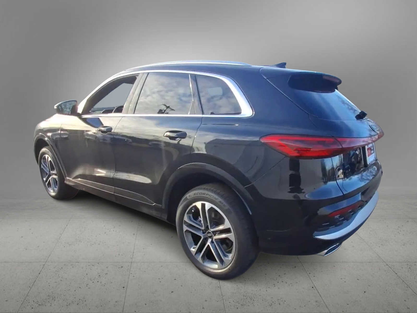 Thumbnail: 2025 Audi Q5 - 6