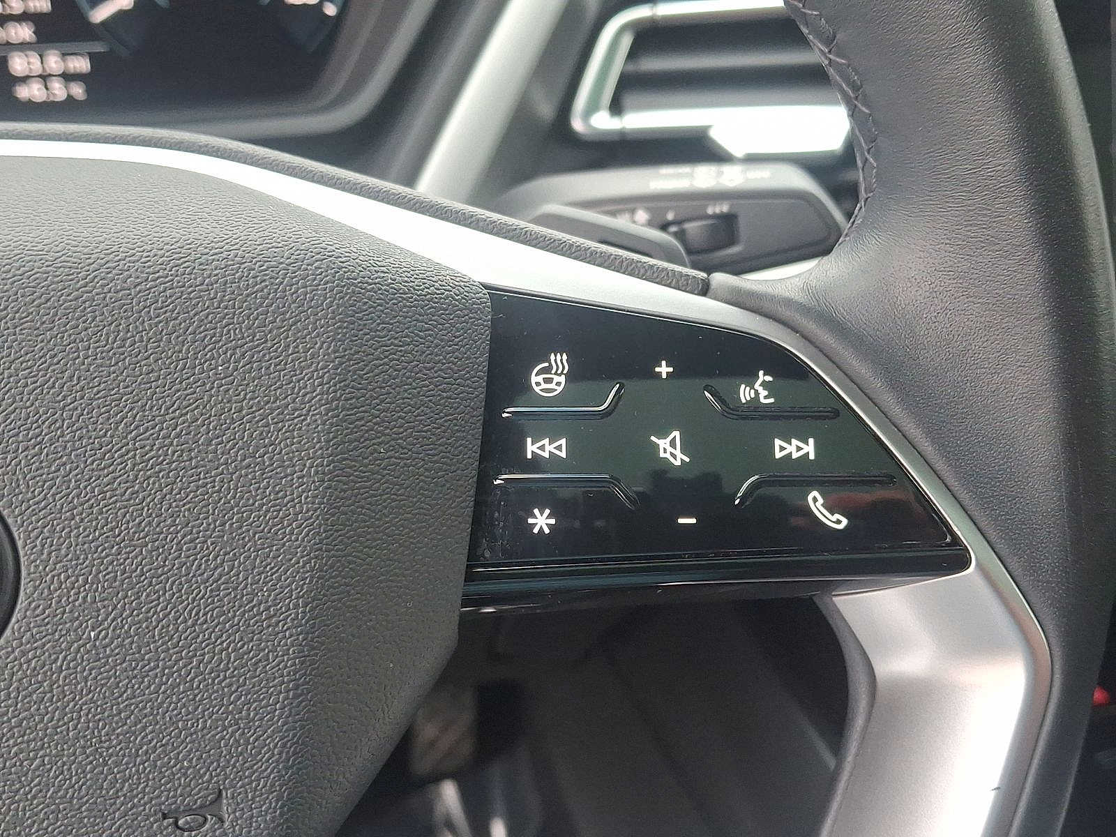 Thumbnail: 2022 Audi Q4 e-tron - 18