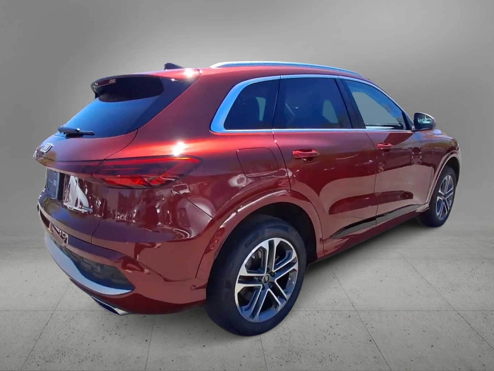 Thumbnail: 2025 Audi Q5 - 8