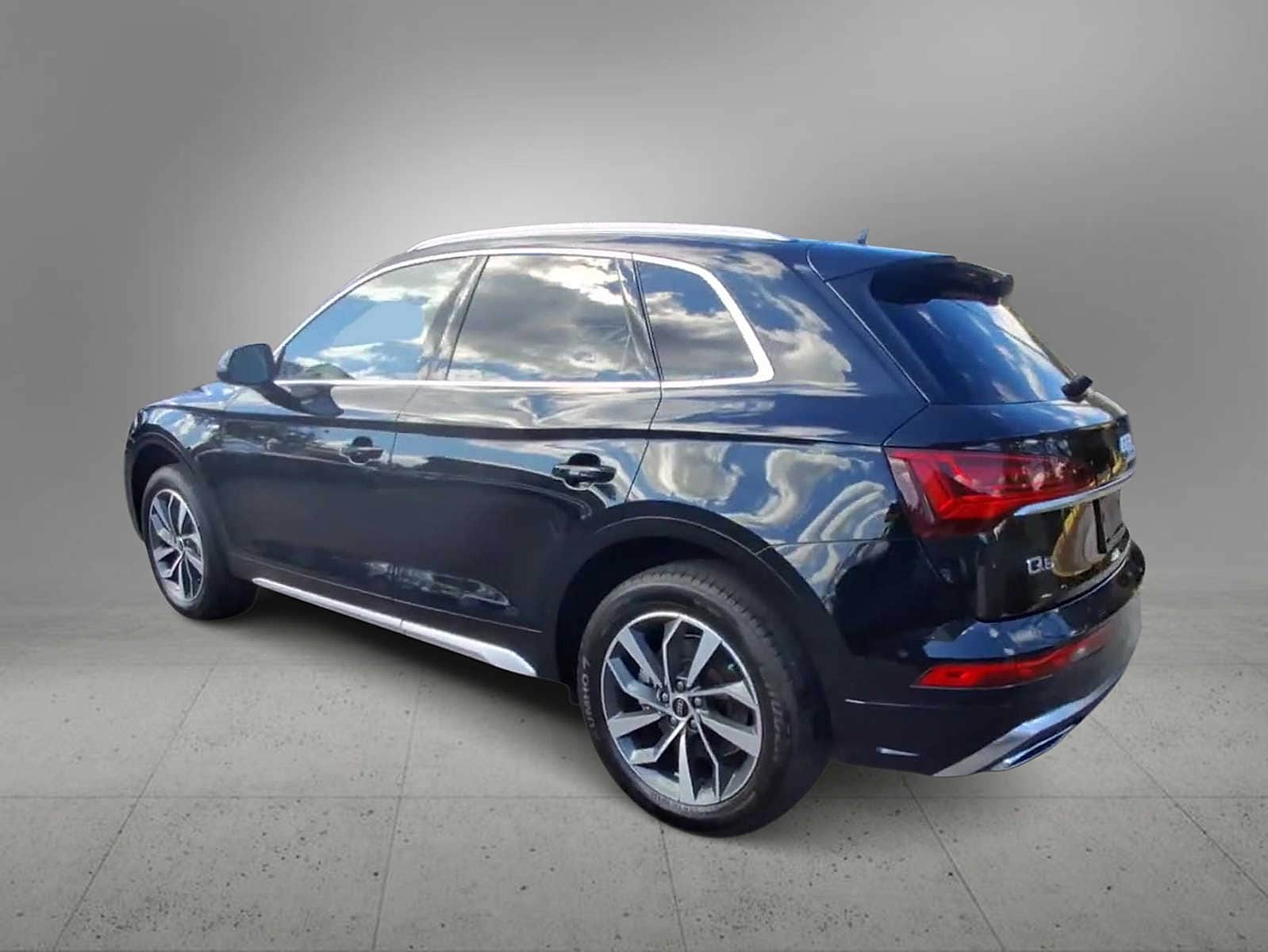 Thumbnail: 2023 Audi Q5 - 6