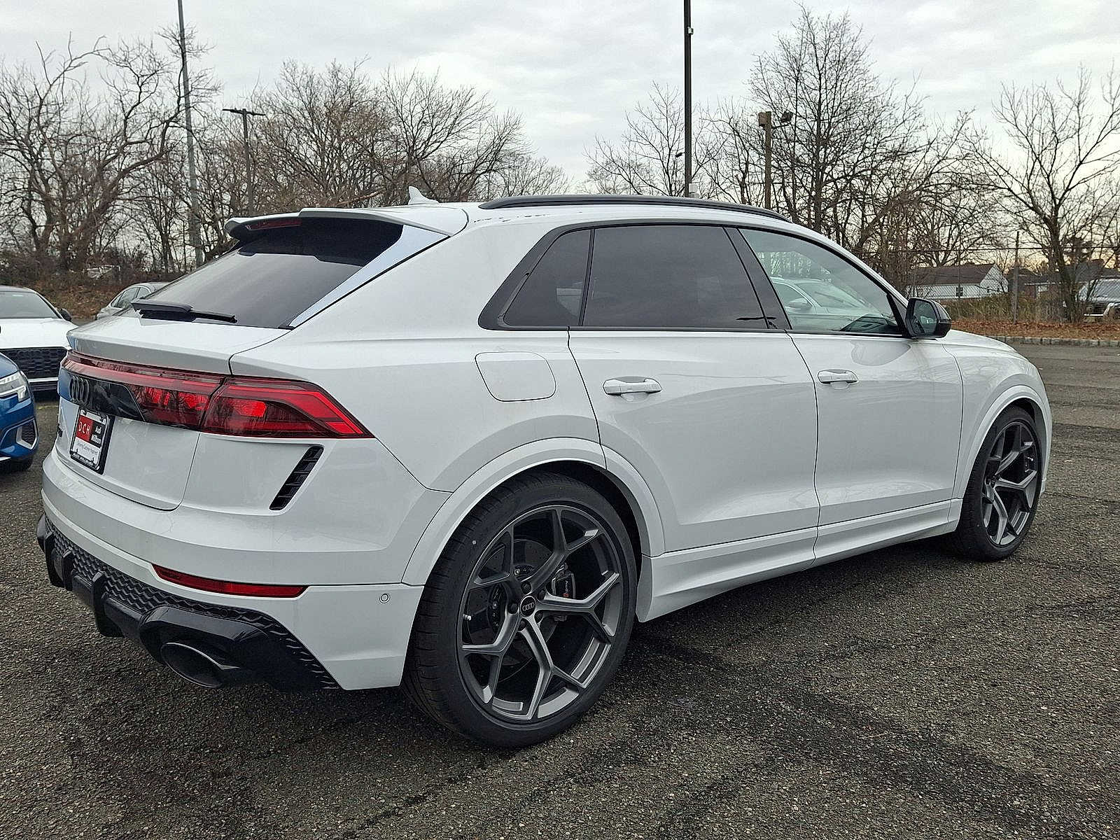 Thumbnail: 2026 Audi RS Q8 - 11