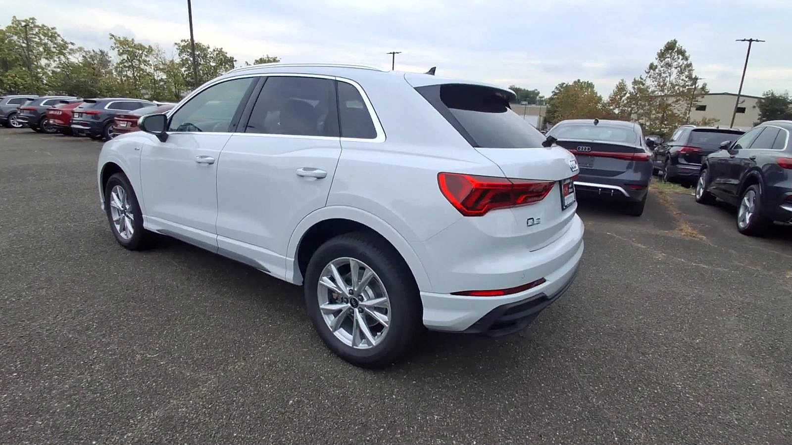 Thumbnail: 2025 Audi Q3 - 6