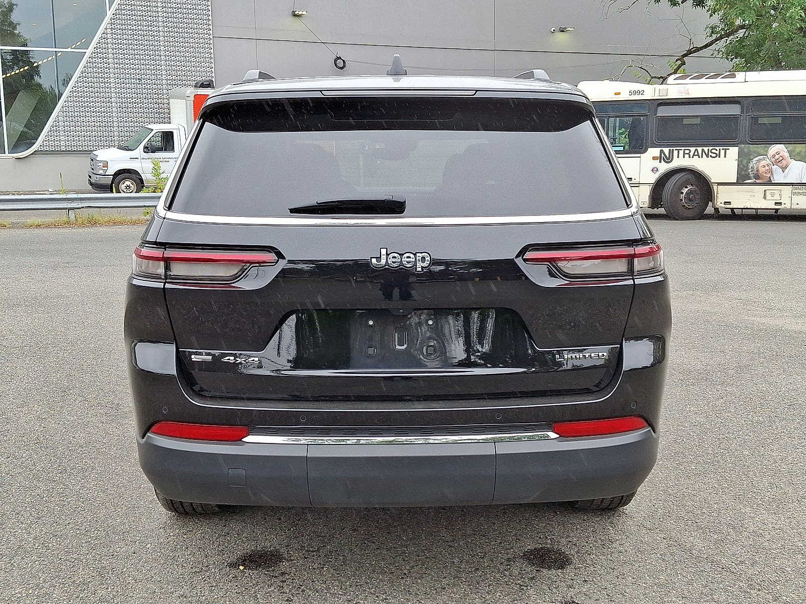 Thumbnail: 2022 Jeep Grand Cherokee - 23