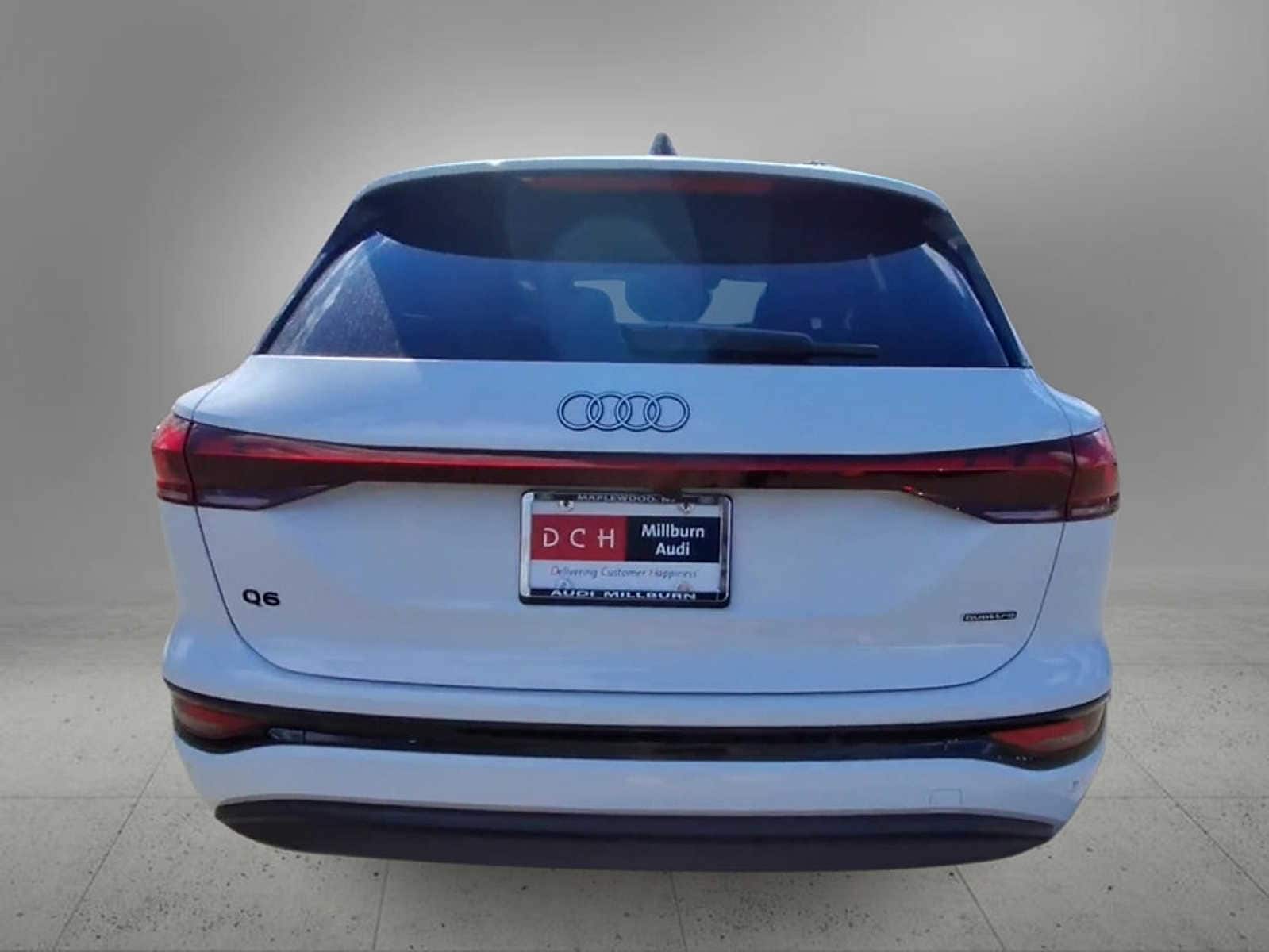 Thumbnail: 2025 Audi Q6 e-tron - 7